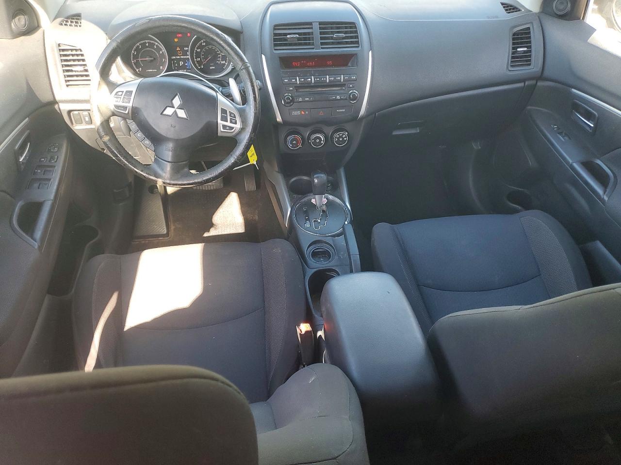 2011 Mitsubishi Outlander Sport Es White vin: JA4AP3AU6BZ001357