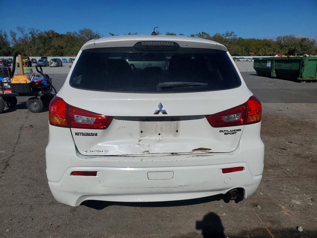 2011 Mitsubishi Outlander Sport Es White vin: JA4AP3AU6BZ001357