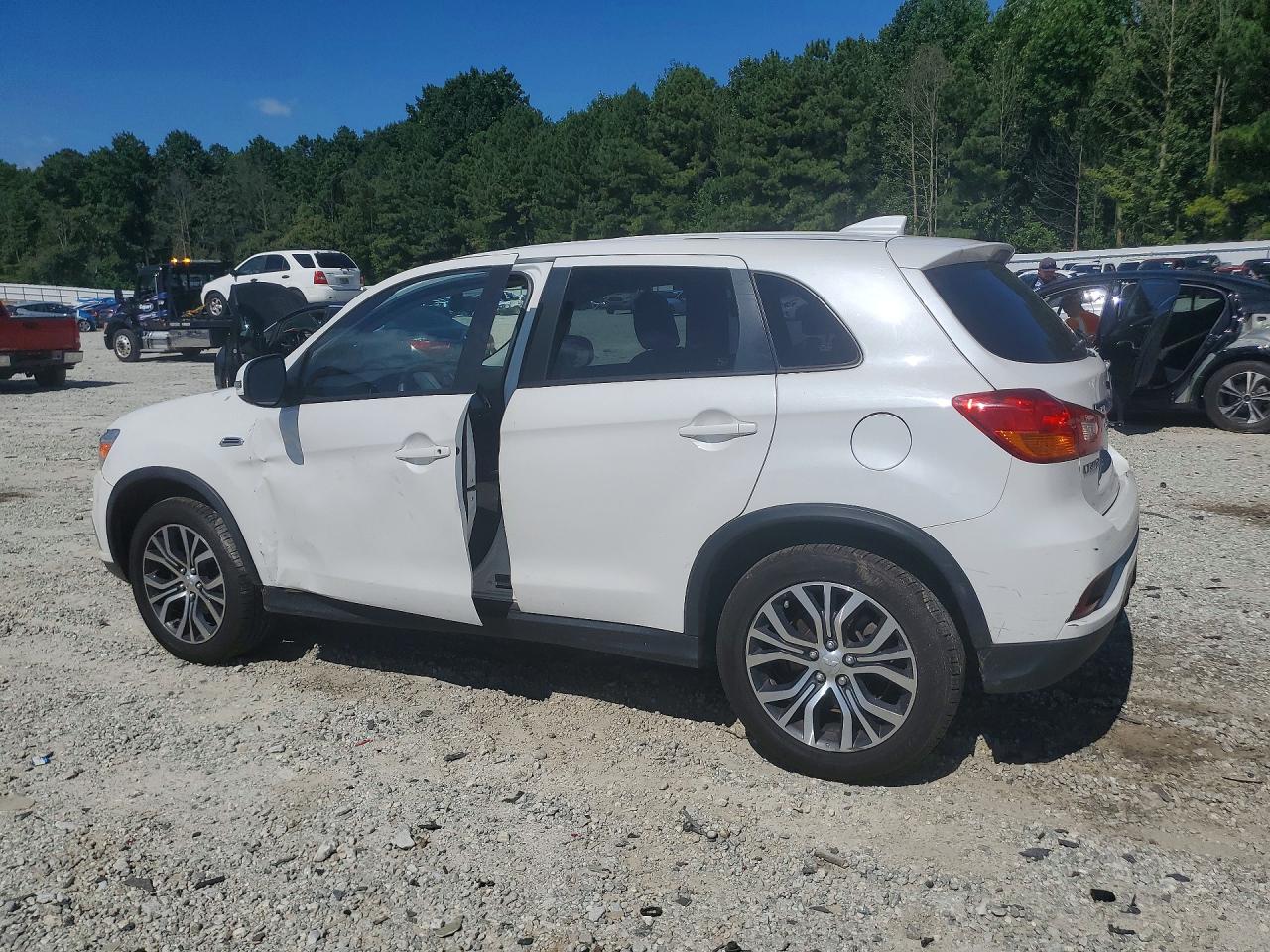 2018 Mitsubishi Outlander Sport Es White vin: JA4AP3AU6JZ006489