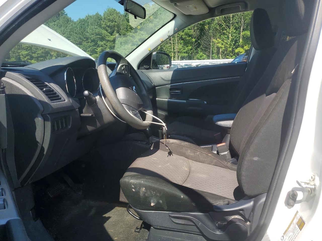 2018 Mitsubishi Outlander Sport Es White vin: JA4AP3AU6JZ006489