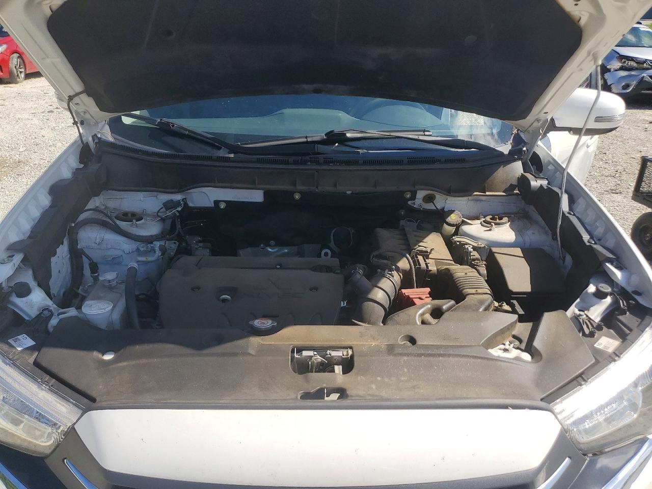 2018 Mitsubishi Outlander Sport Es White vin: JA4AP3AU6JZ006489