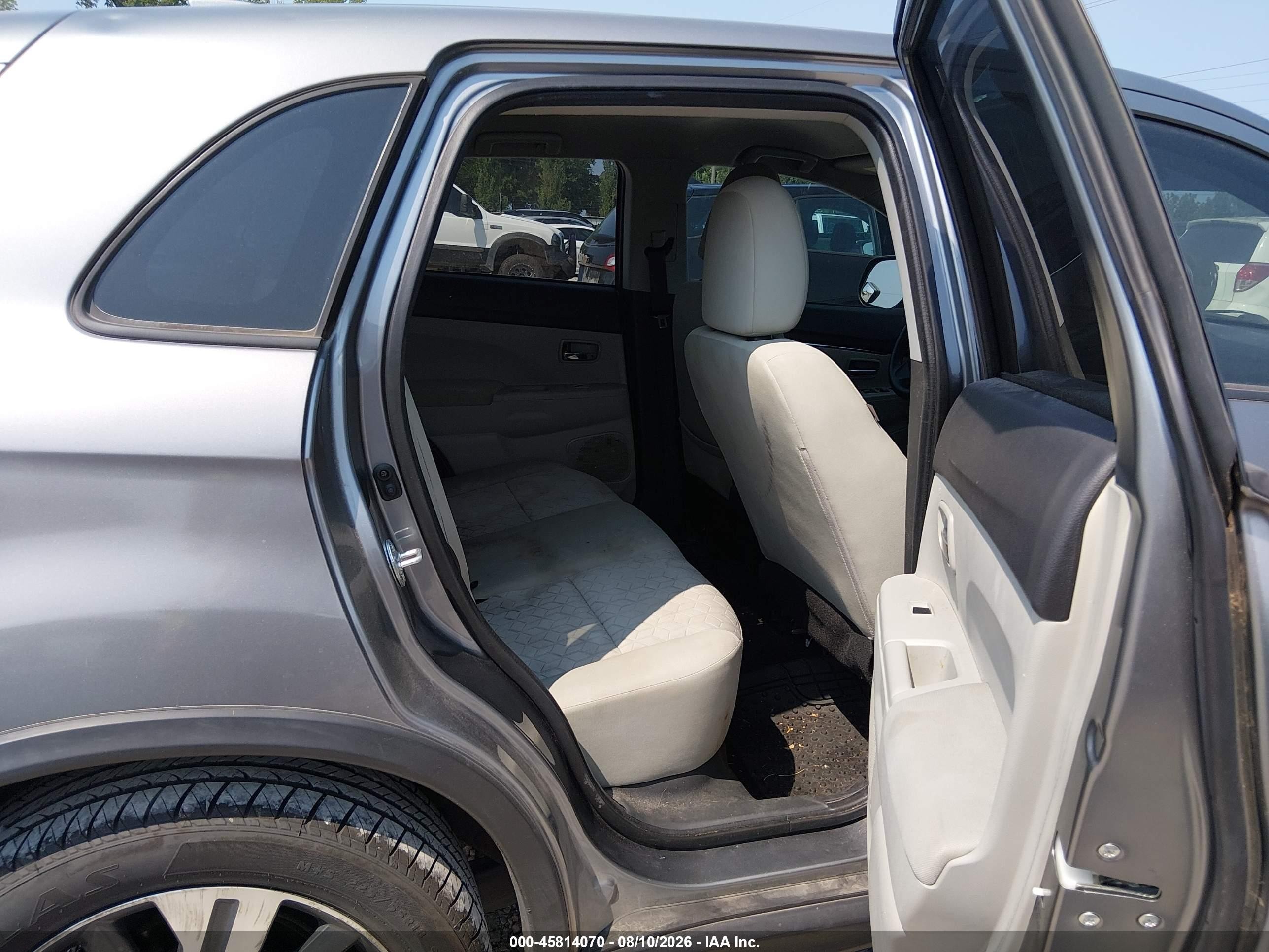 2020 Mitsubishi Outlander Sport 2.0 Es Silver vin: JA4AP3AU7LU001317
