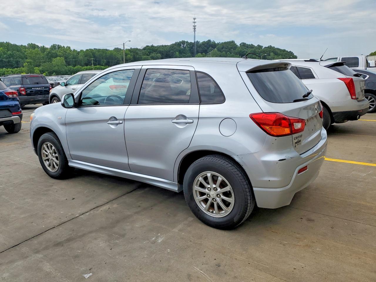 2011 Mitsubishi Outlander Sport Es Silver vin: JA4AP3AU8BZ010187
