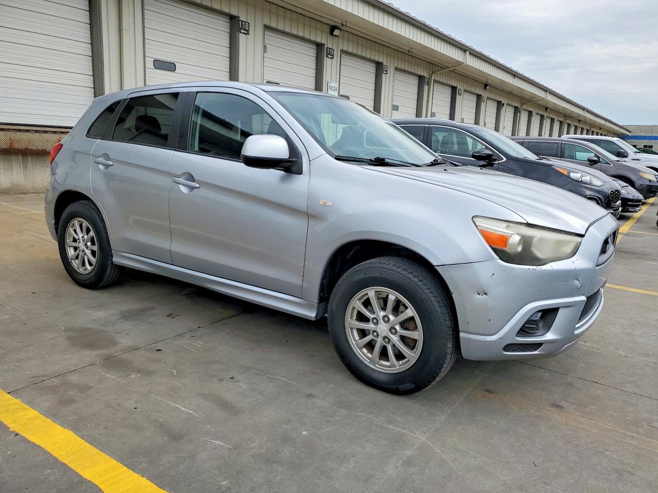 2011 Mitsubishi Outlander Sport Es Silver vin: JA4AP3AU8BZ010187