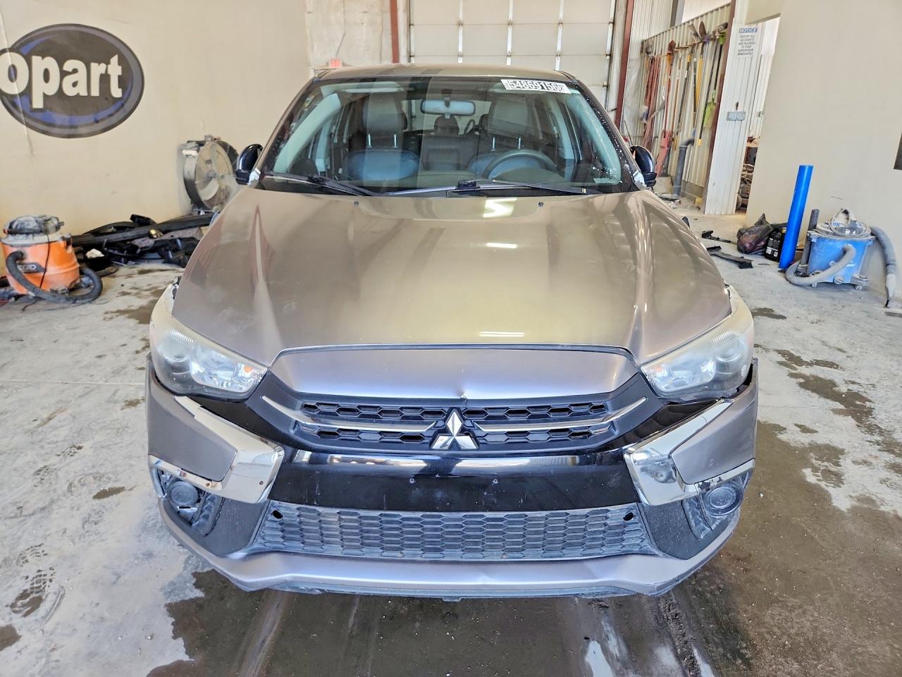 2018 Mitsubishi Outlander Sport Es Two Tone vin: JA4AP3AU8JZ017719