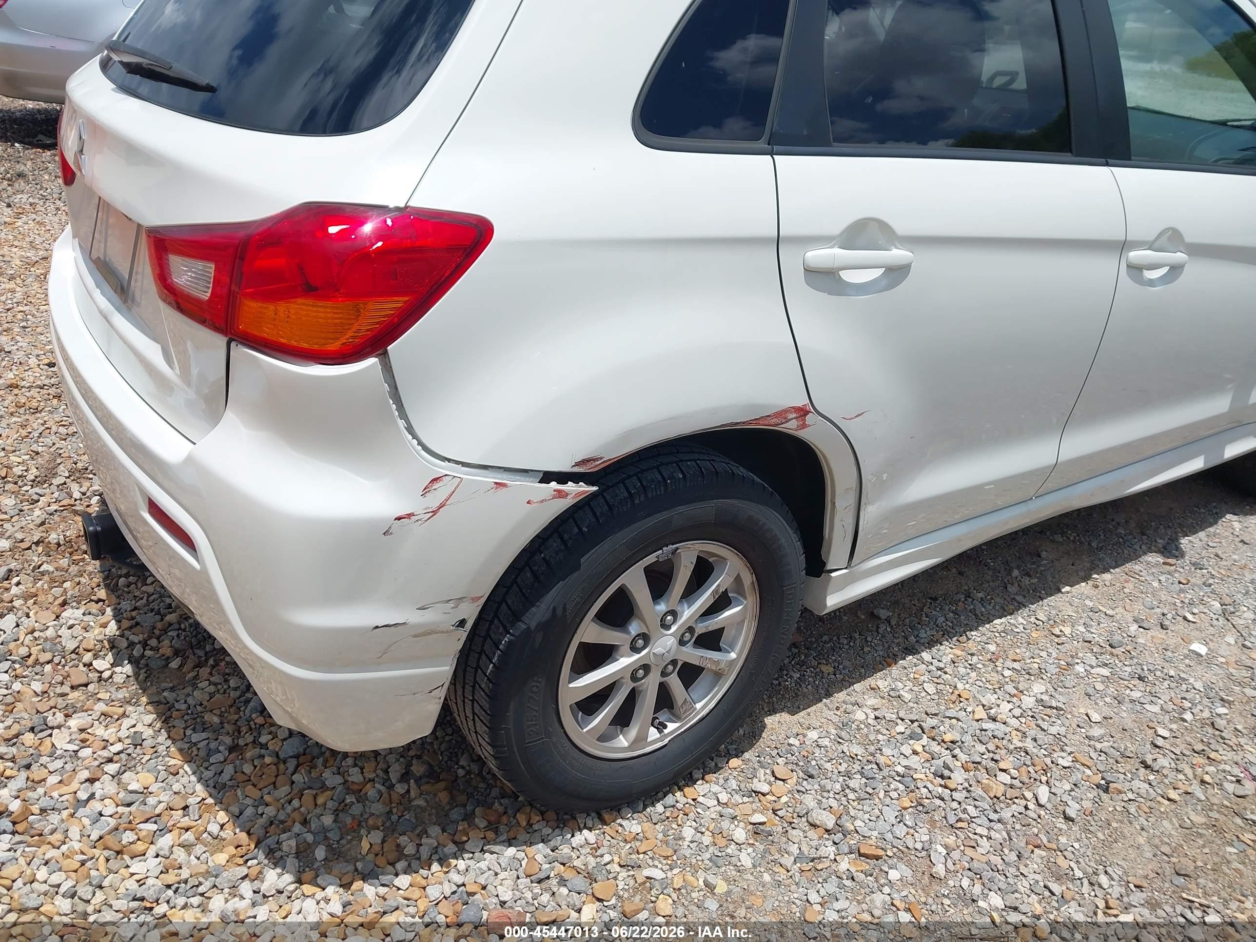 2011 Mitsubishi Outlander Sport Es White vin: JA4AP3AU9BZ005841