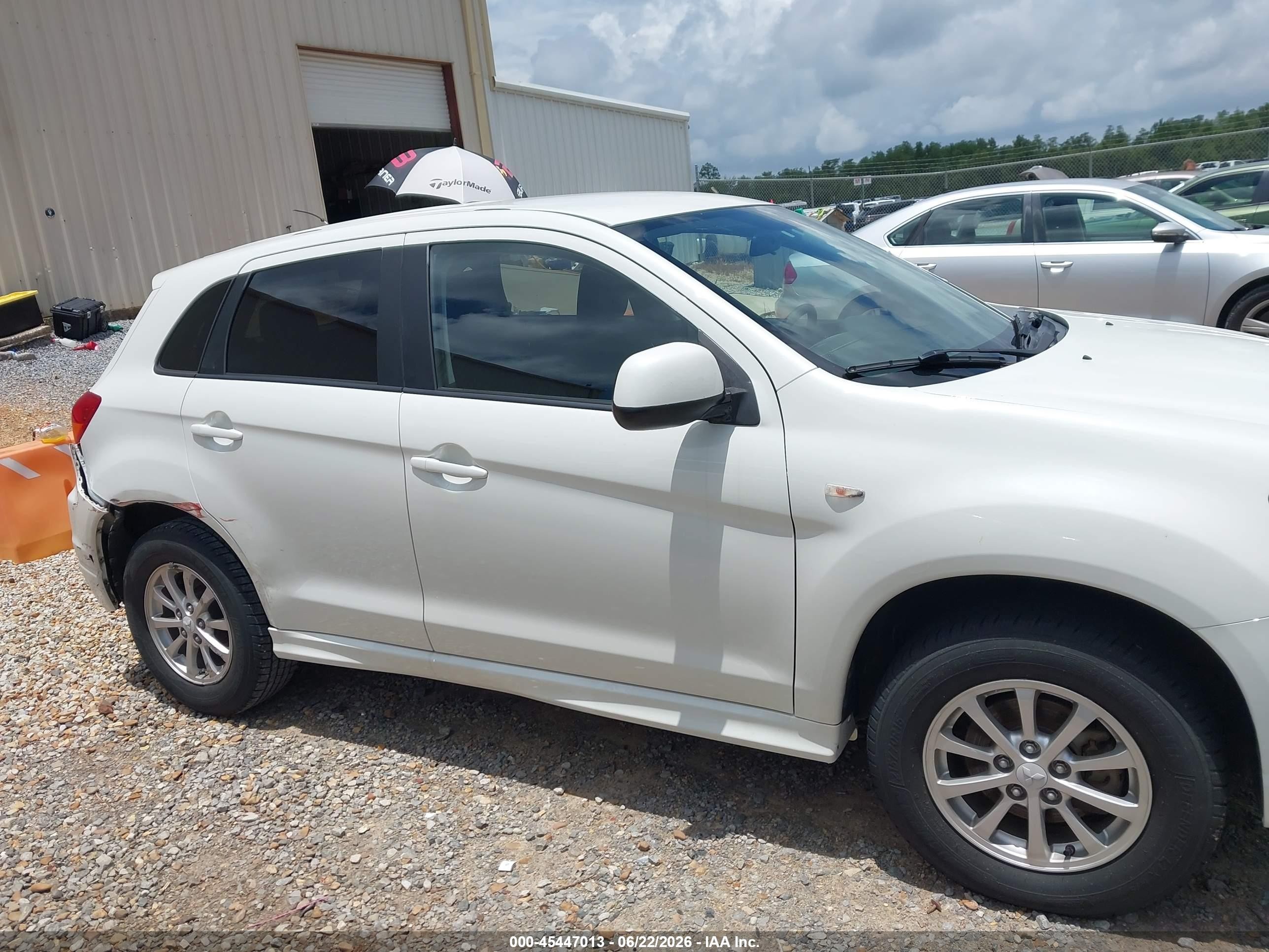 2011 Mitsubishi Outlander Sport Es White vin: JA4AP3AU9BZ005841