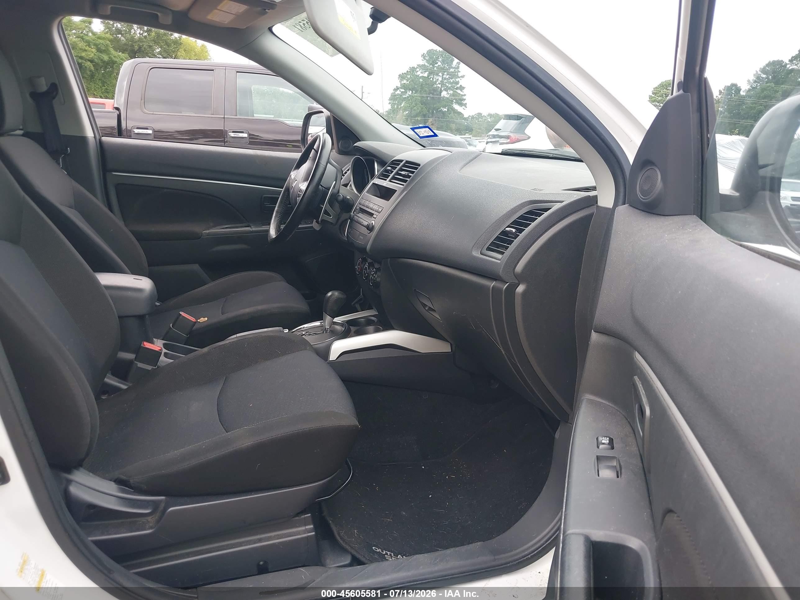 2012 Mitsubishi Outlander Sport Es White vin: JA4AP3AU9CZ002049