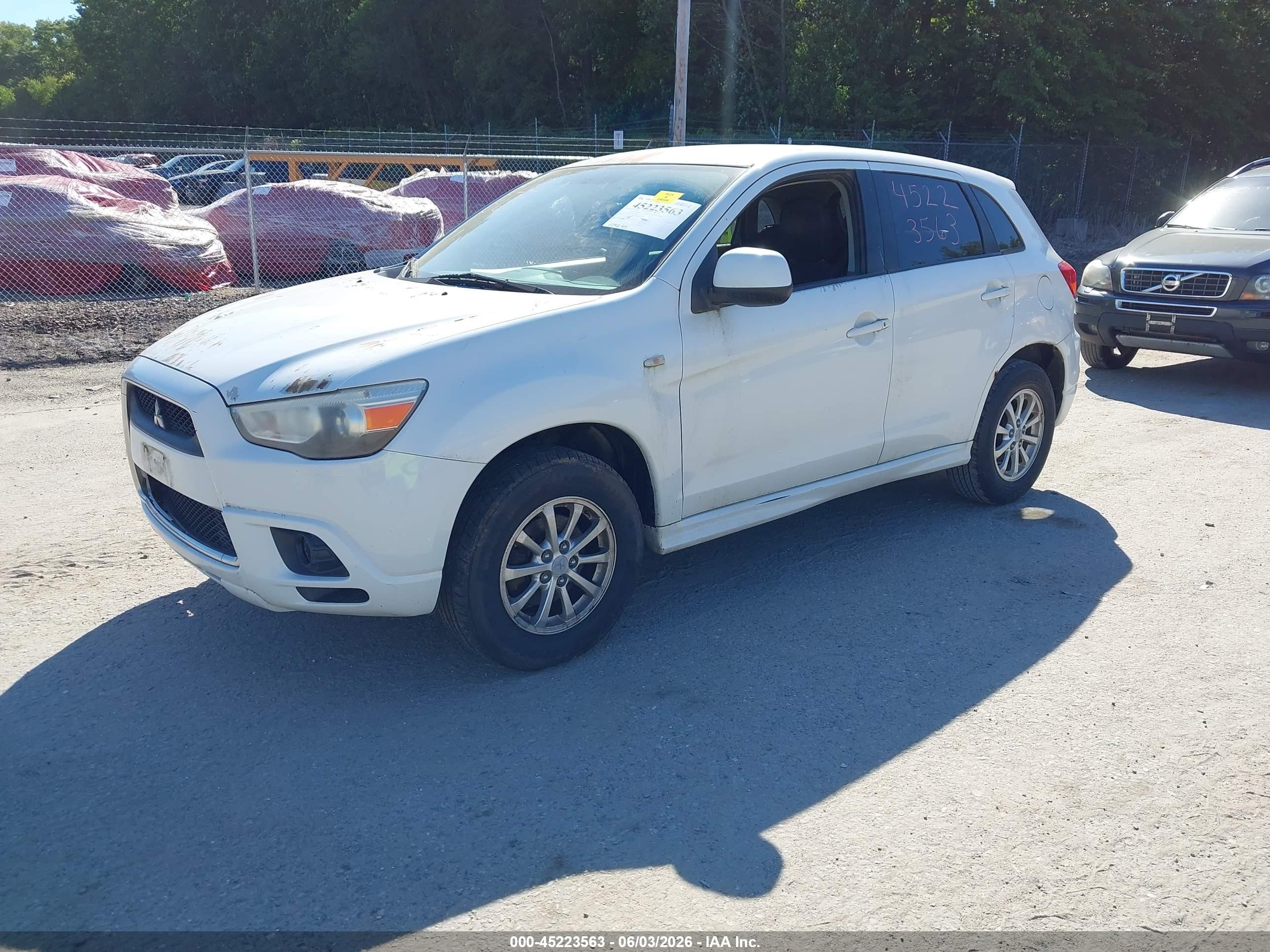 2011 Mitsubishi Outlander Sport Es White vin: JA4AP3AUXBZ014869