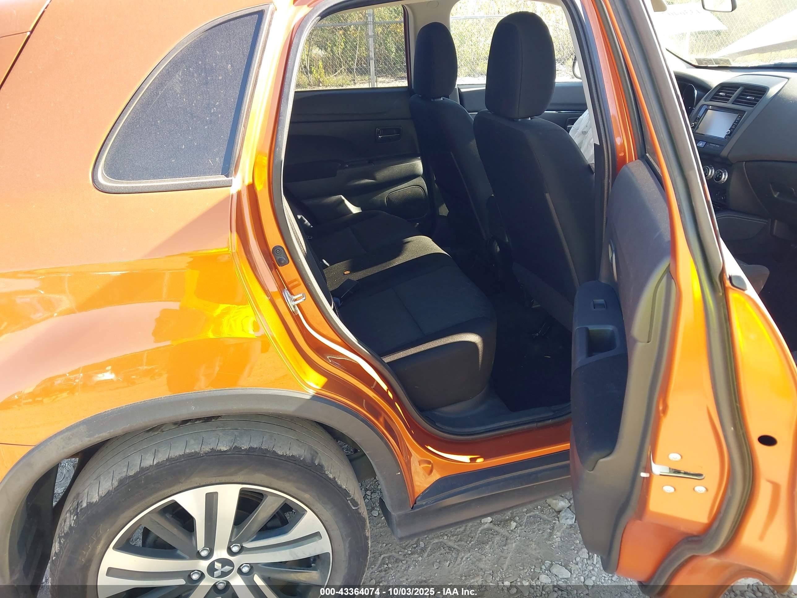 2020 Mitsubishi Outlander Sport 2.0 Es Оранжевый vin: JA4AP3AUXLU030441