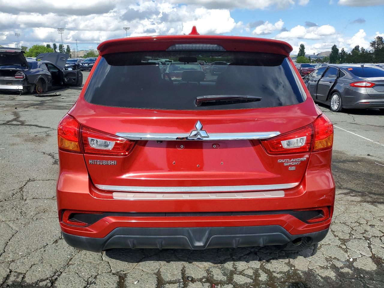 2018 Mitsubishi Outlander Sport Es Red vin: JA4AP3AW9JZ008741