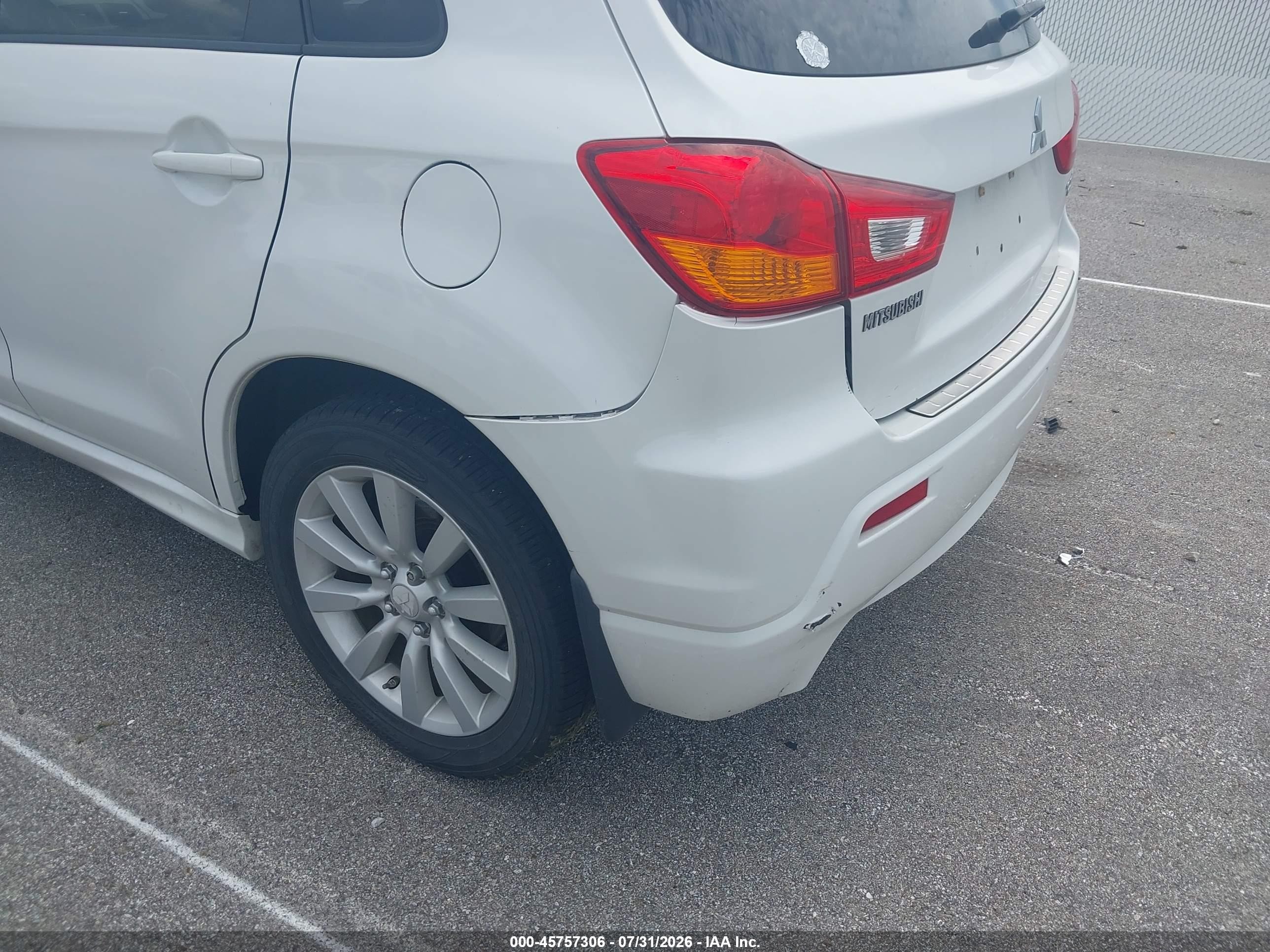 2011 Mitsubishi Outlander Sport Se White vin: JA4AP4AU7BZ005634
