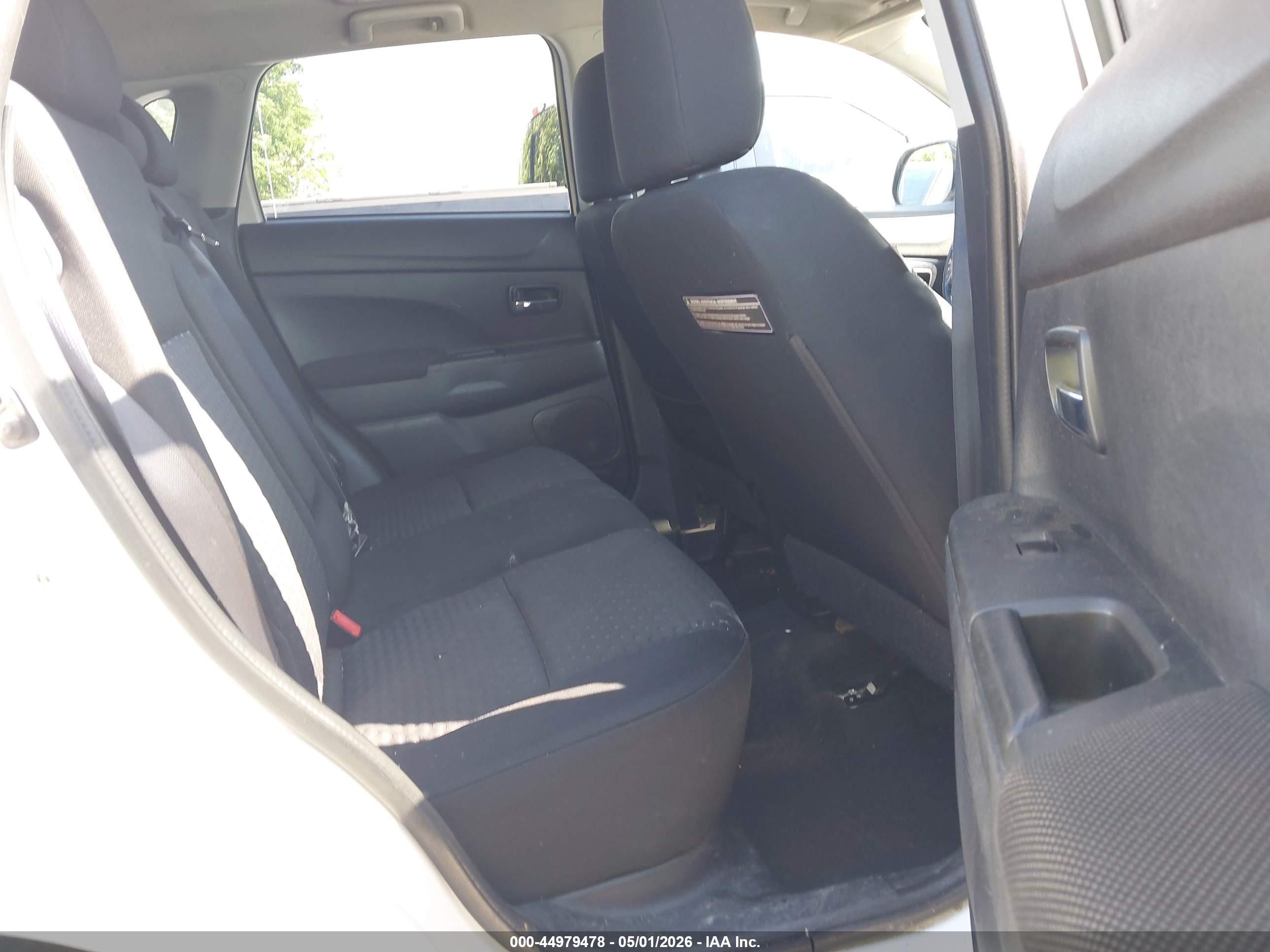 2011 Mitsubishi Outlander Sport Se White vin: JA4AP4AU7BZ013717