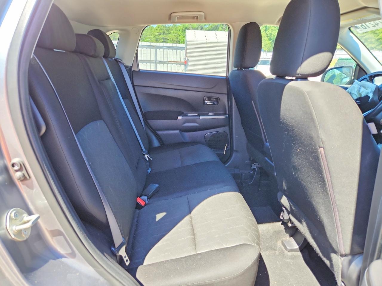 2020 Mitsubishi Outlander Sport Se Silver vin: JA4AP4AUXLU028971