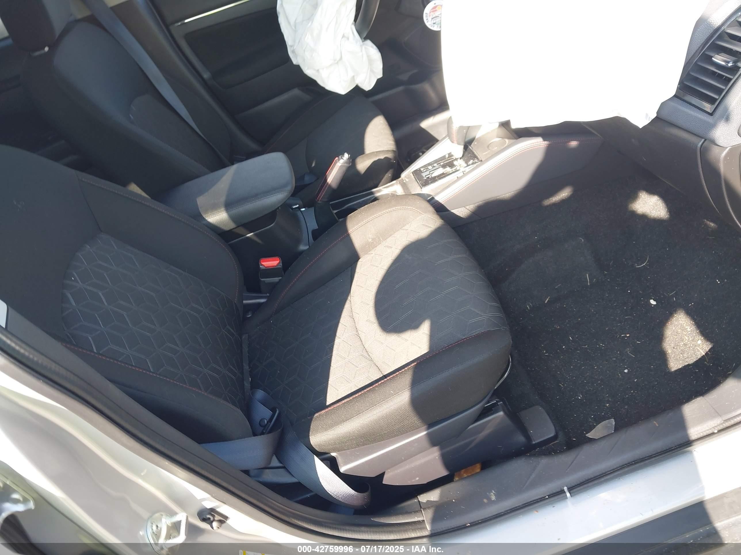2022 Mitsubishi Outlander Sport 2.0 Le 2wd Silver vin: JA4APUAU0NU015598