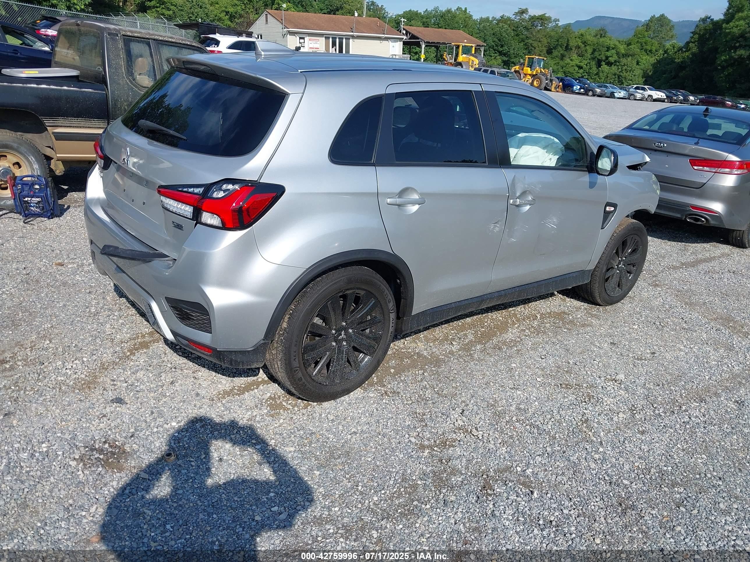 2022 Mitsubishi Outlander Sport 2.0 Le 2wd Silver vin: JA4APUAU0NU015598