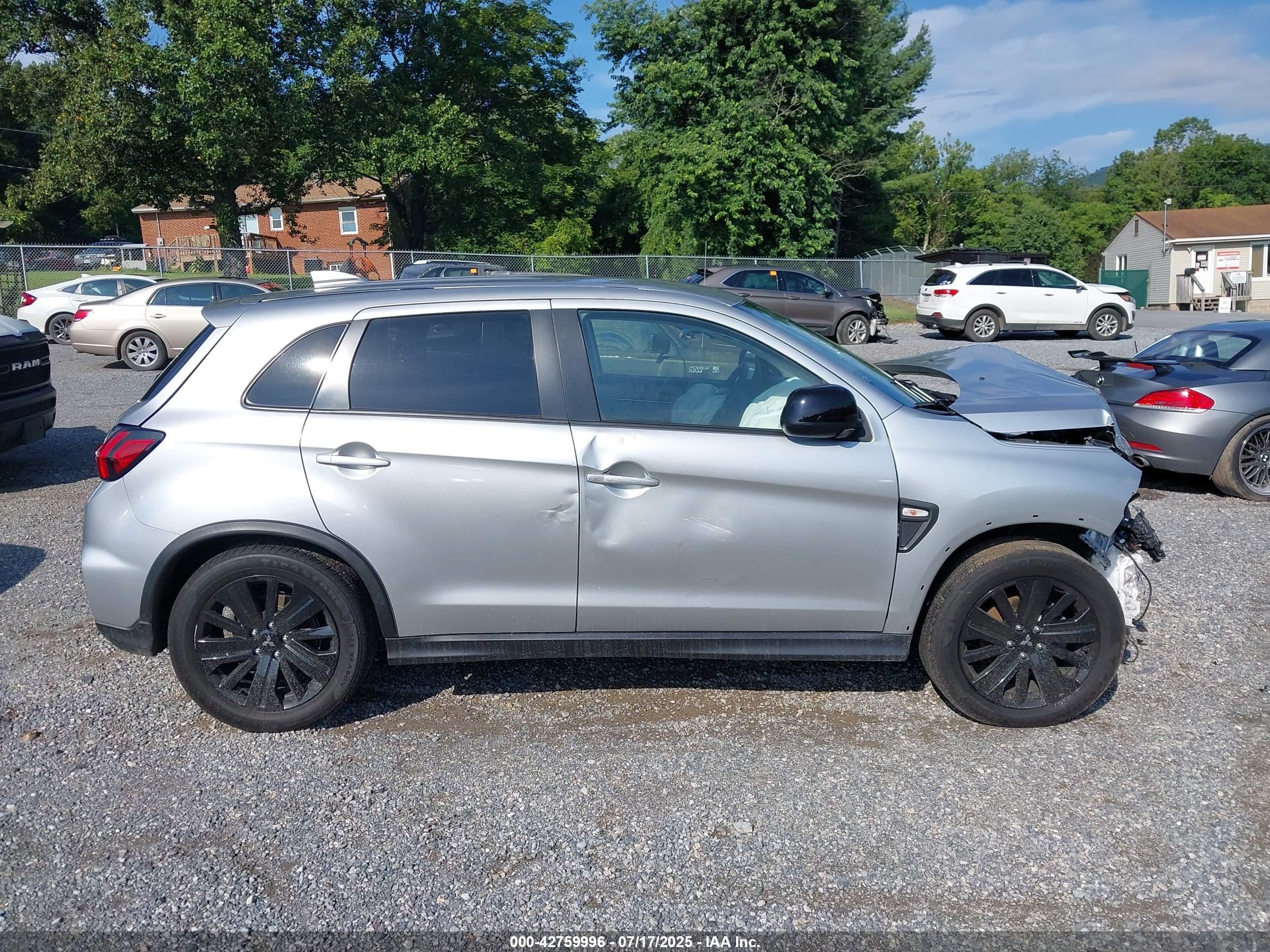 2022 Mitsubishi Outlander Sport 2.0 Le 2wd Silver vin: JA4APUAU0NU015598