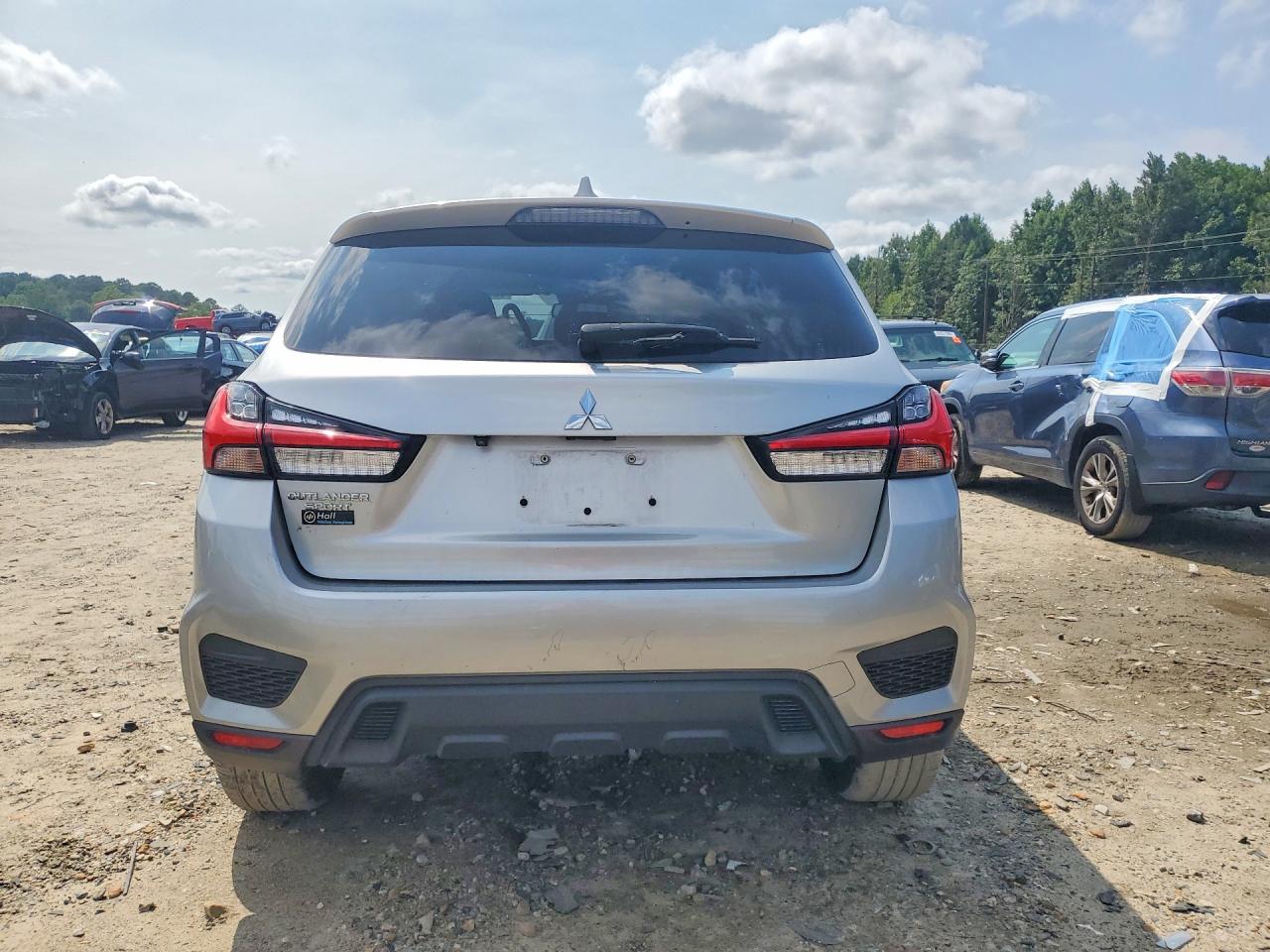 2022 Mitsubishi Outlander Sport Es Silver vin: JA4APUAU0NU016802