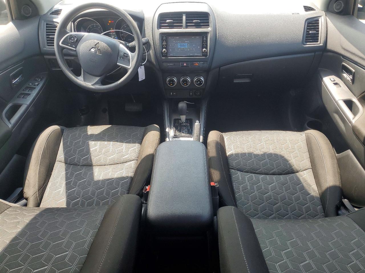 2022 Mitsubishi Outlander Sport Es Silver vin: JA4APUAU0NU016802
