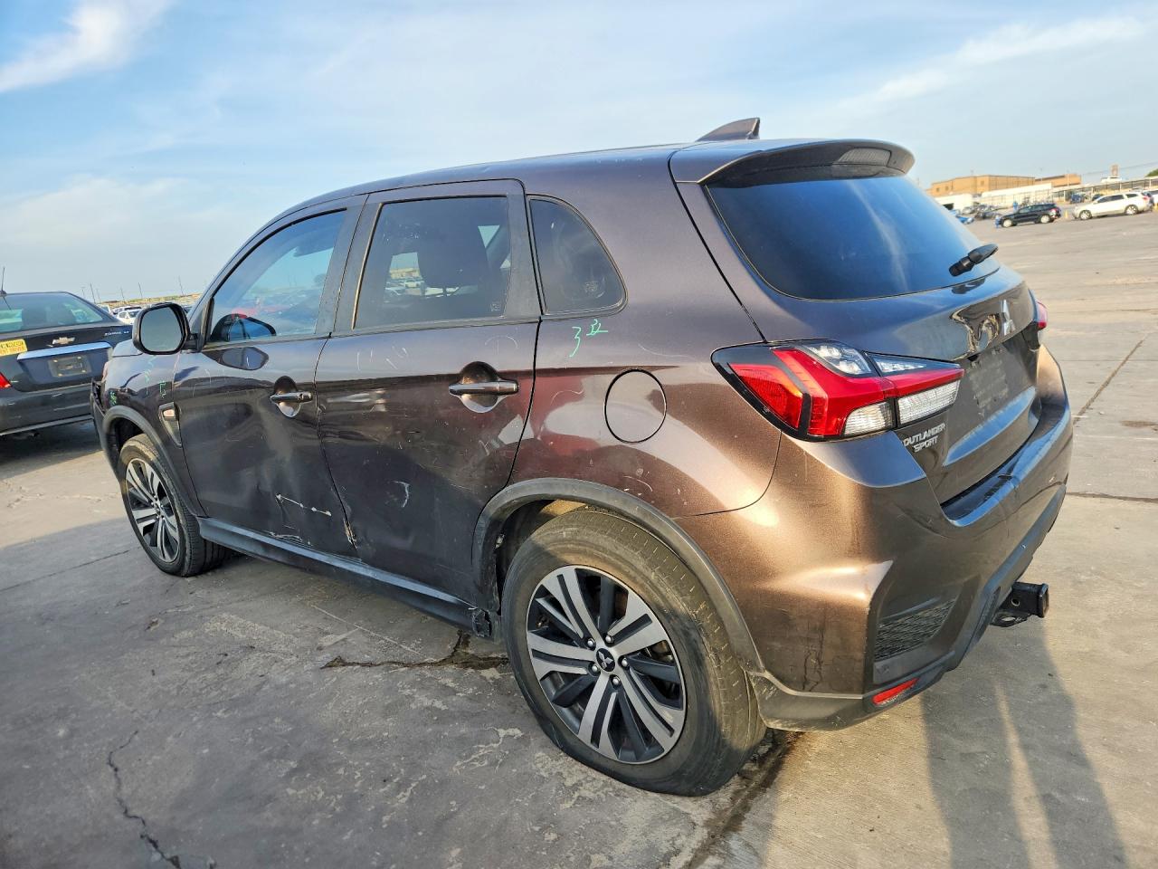 2021 Mitsubishi Outlander Sport Es Brown vin: JA4APUAU5MU022562