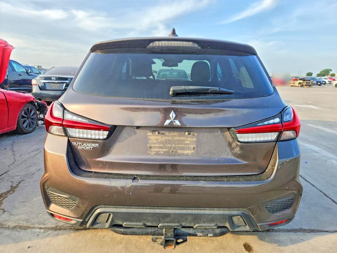 2021 Mitsubishi Outlander Sport Es Brown vin: JA4APUAU5MU022562