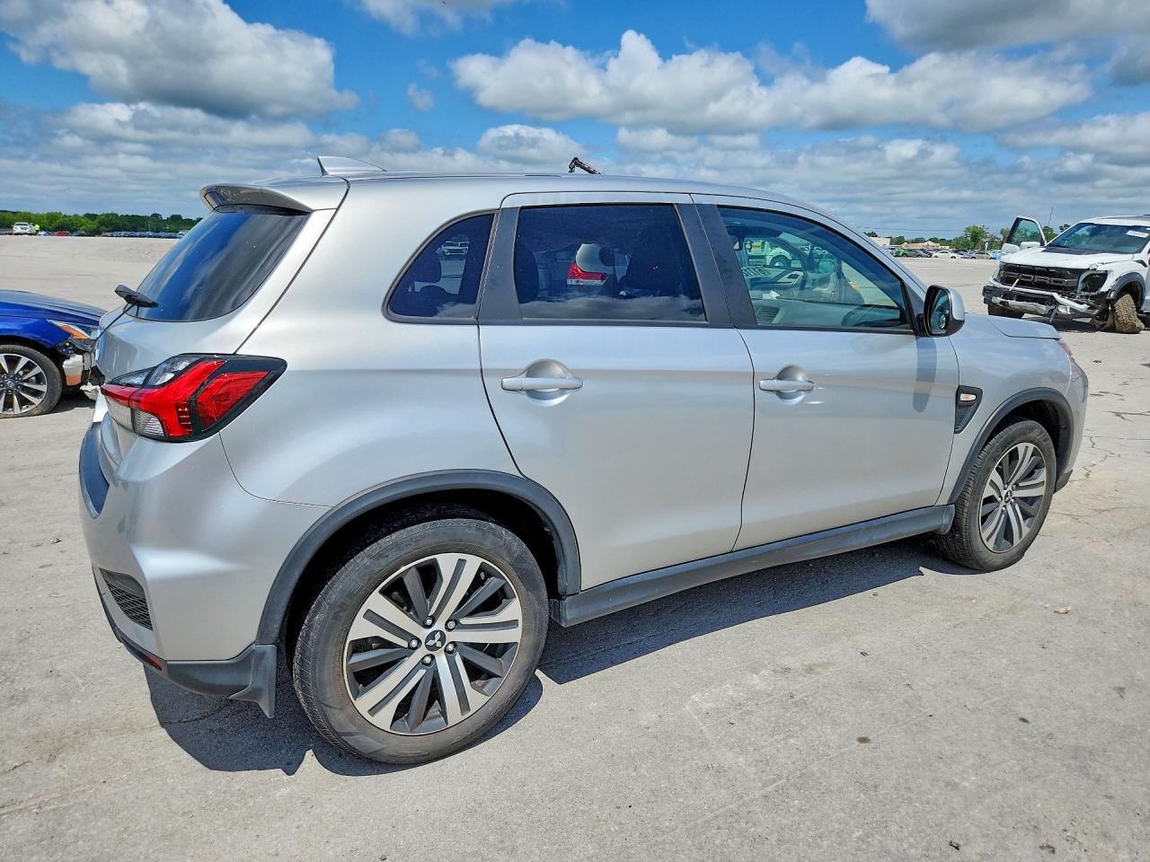 2022 Mitsubishi Outlander Sport Es Silver vin: JA4APUAU5NU012454