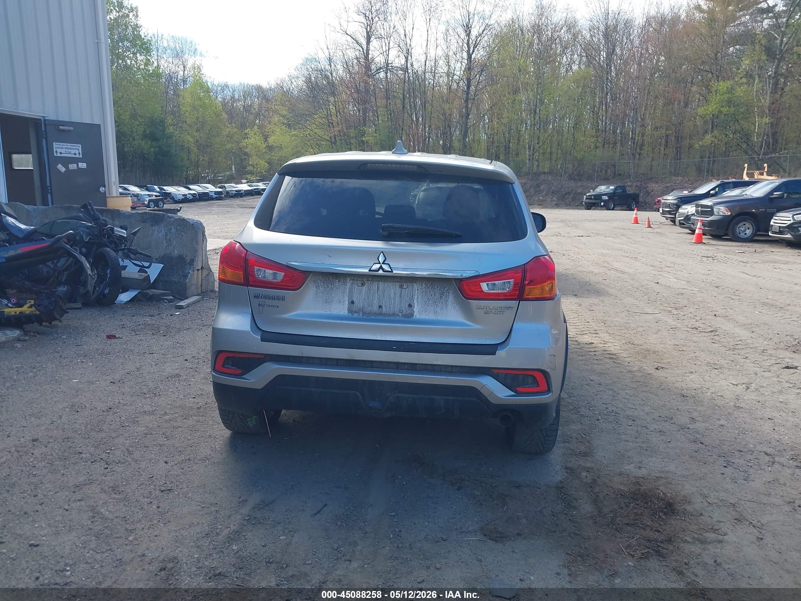2018 Mitsubishi Outlander Sport 2.0 Es Silver vin: JA4AR3AUXJU016207