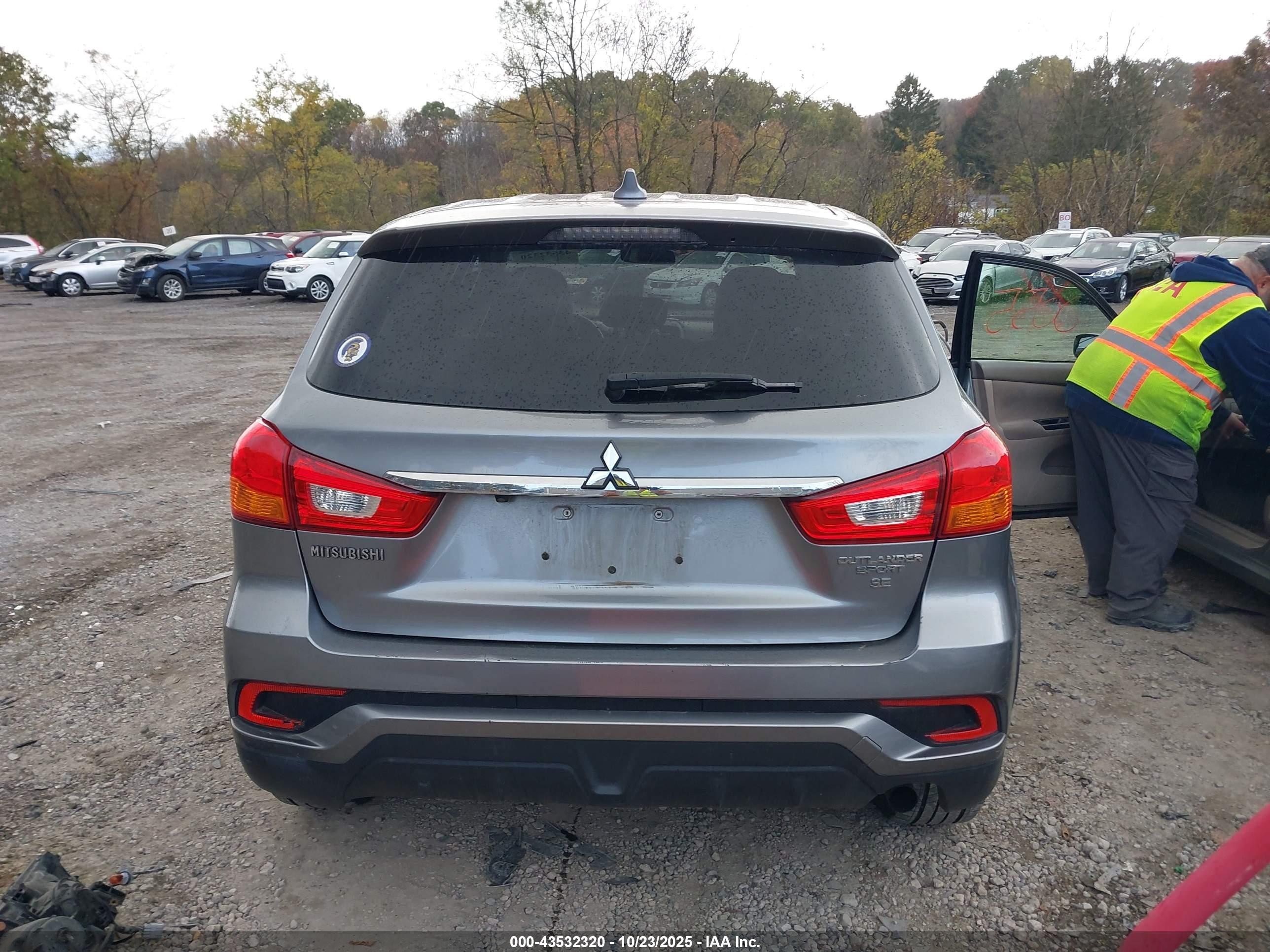 2018 Mitsubishi Outlander Sport 2.4 Se Pewter vin: JA4AR3AW5JZ034831