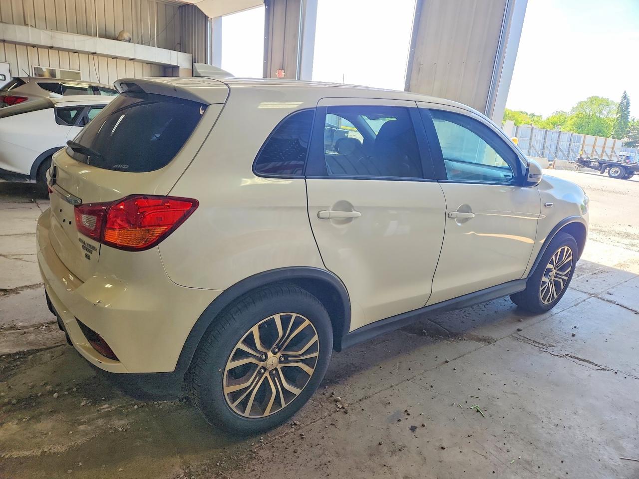 2018 Mitsubishi Outlander Sport Es White vin: JA4AR3AW6JU025584