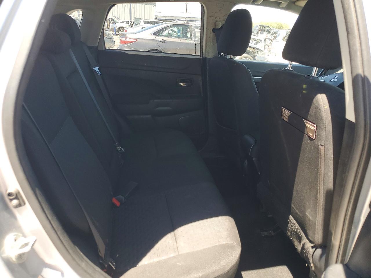 2011 Mitsubishi Outlander Sport Se Silver vin: JA4AR4AU0BZ018865