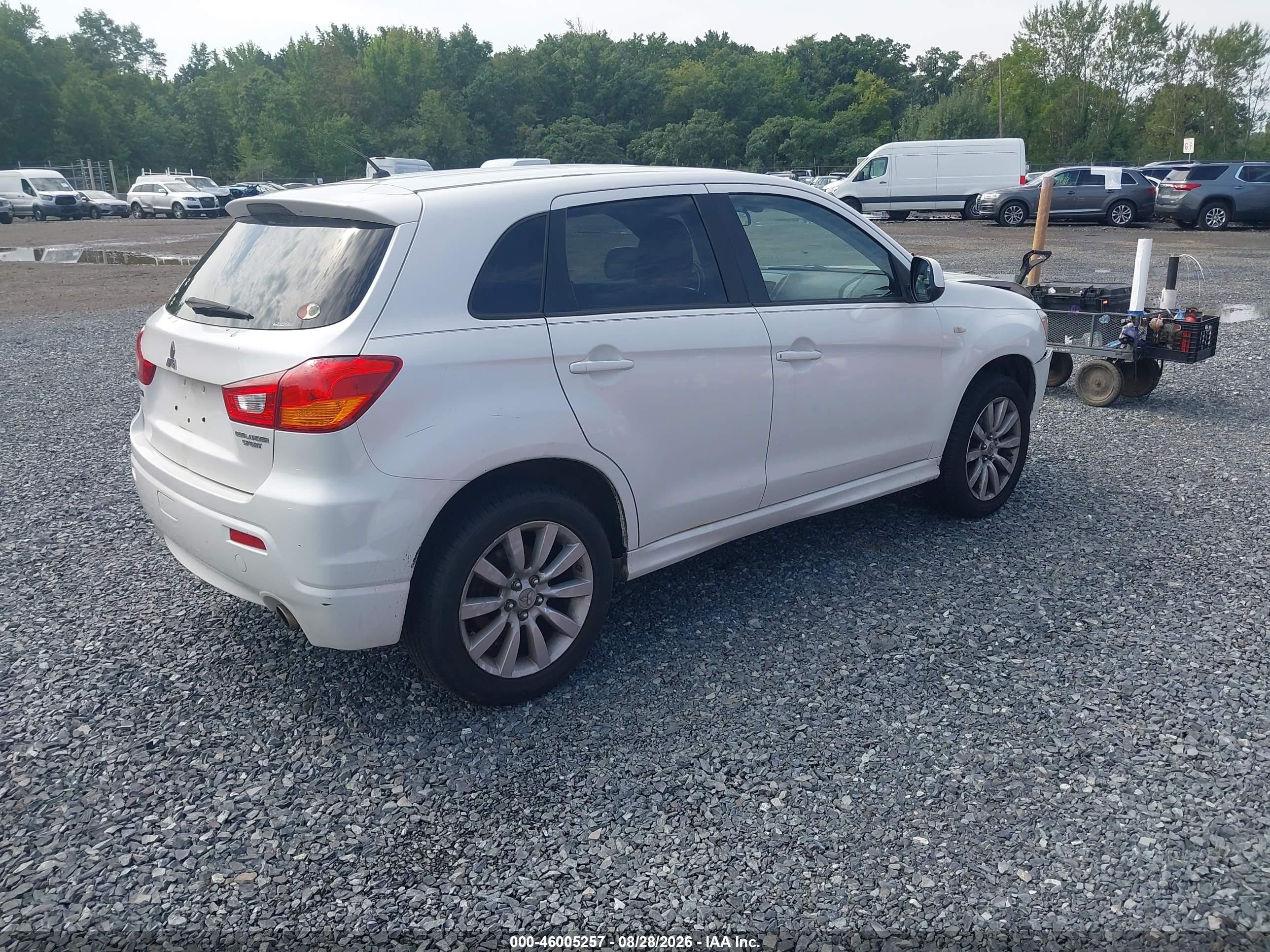 2011 Mitsubishi Outlander Sport Se White vin: JA4AR4AU2BZ018298