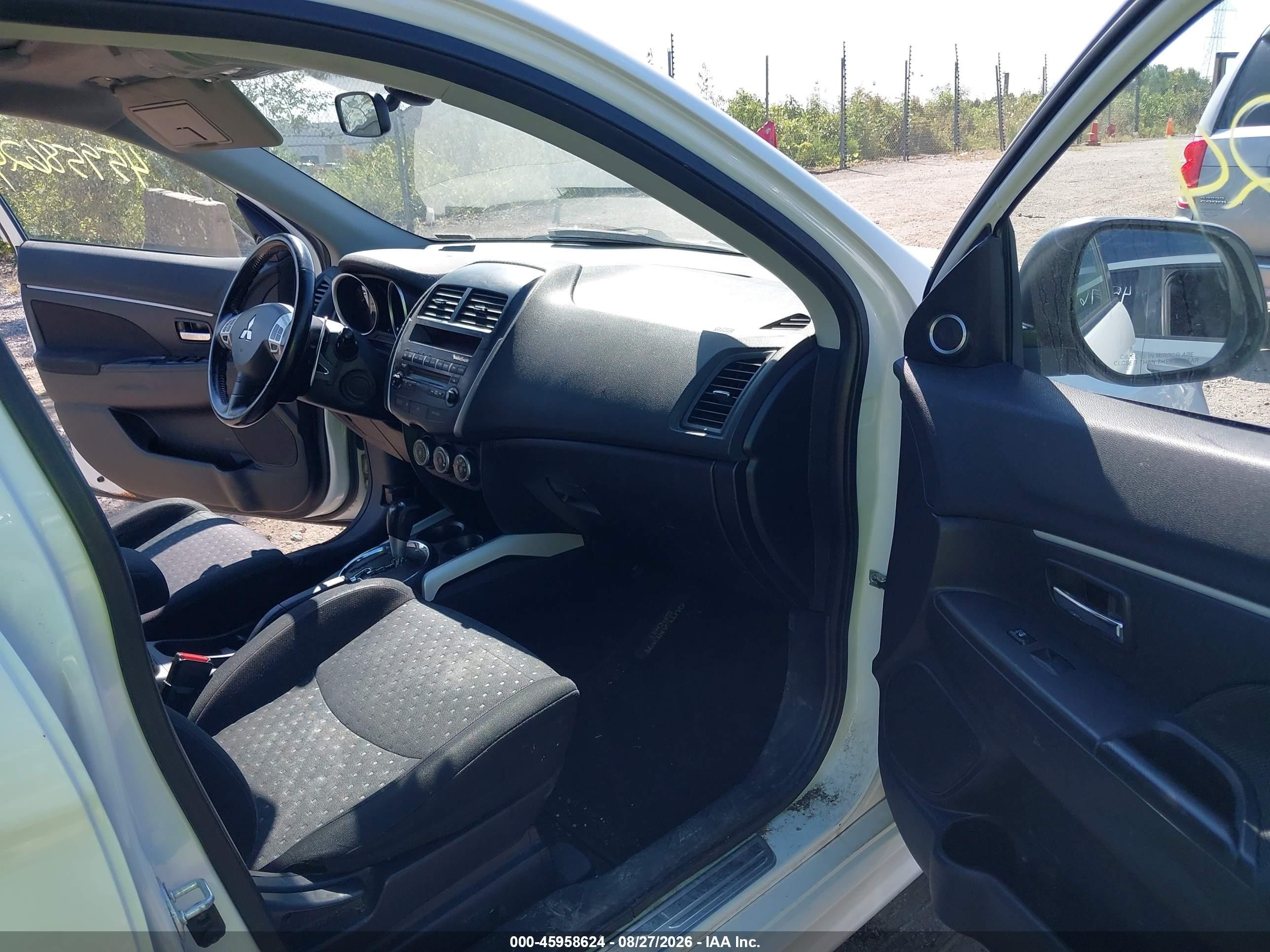 2011 Mitsubishi Outlander Sport Se White vin: JA4AR4AU3BZ009044