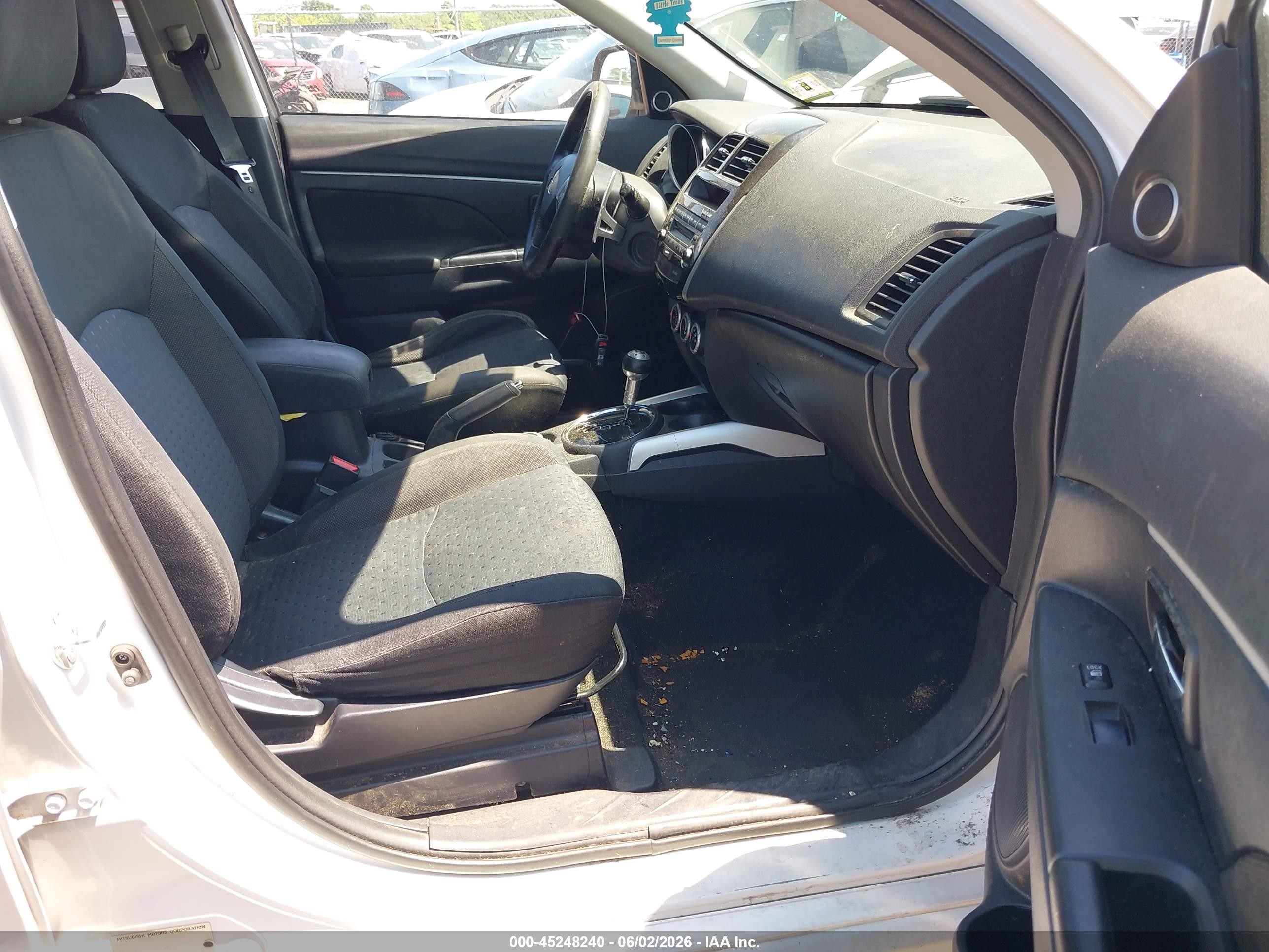 2011 Mitsubishi Outlander Sport Se White vin: JA4AR4AU9BZ017911