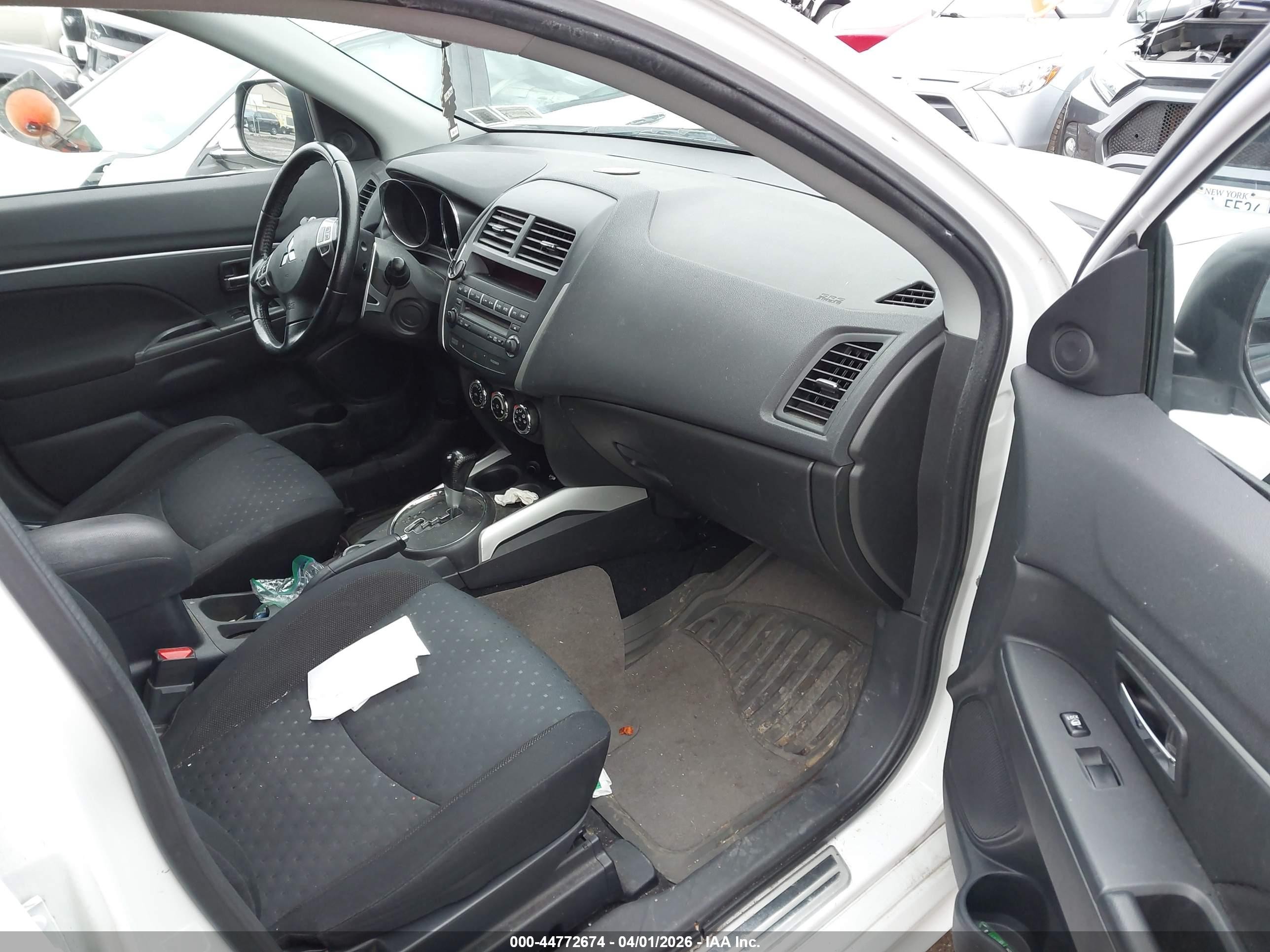 2012 Mitsubishi Outlander Sport Se White vin: JA4AR4AU9CZ008496