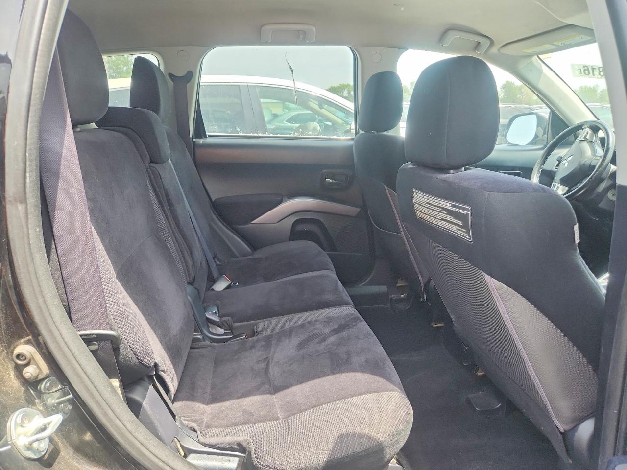 2011 Mitsubishi Outlander Es Black vin: JA4AS2AW1BU013522