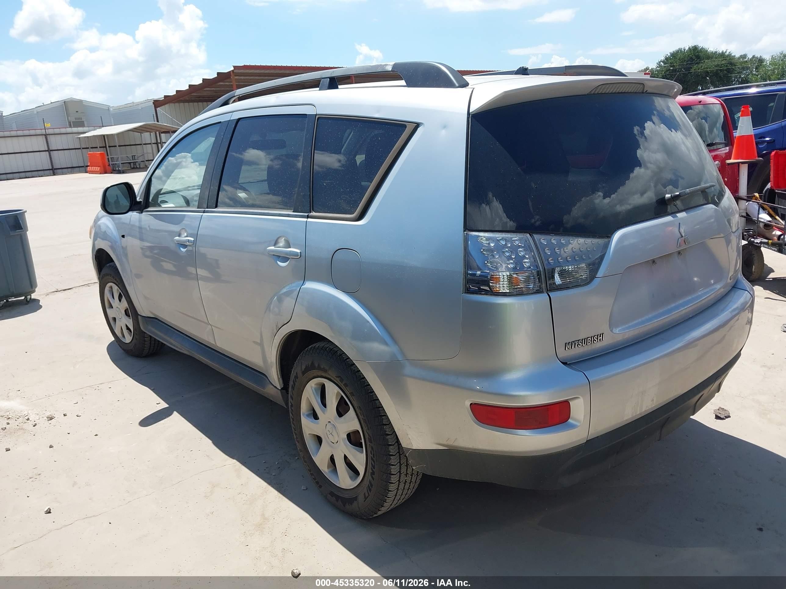 2012 Mitsubishi Outlander Es Silver vin: JA4AS2AW5CU004713