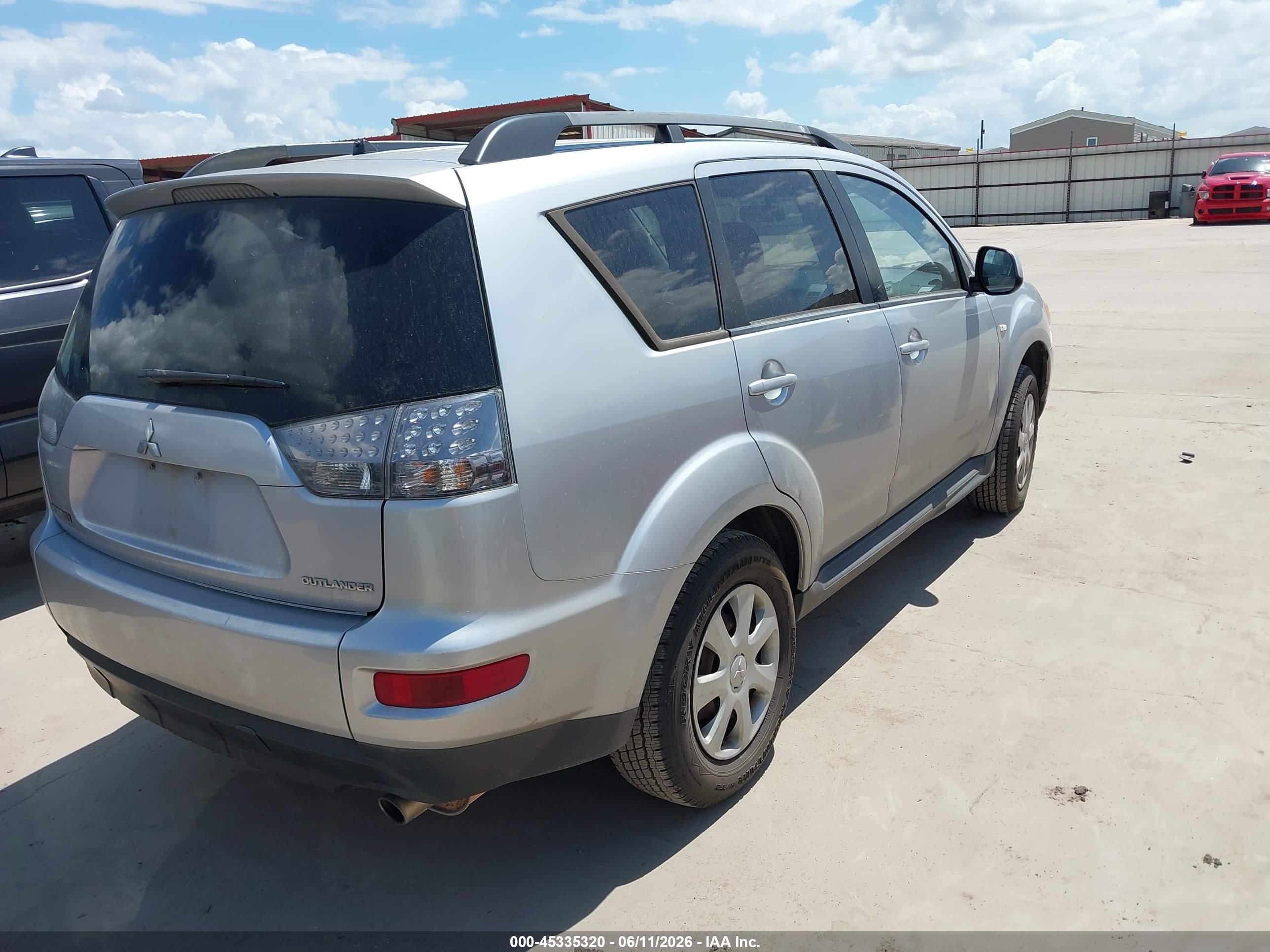 2012 Mitsubishi Outlander Es Silver vin: JA4AS2AW5CU004713
