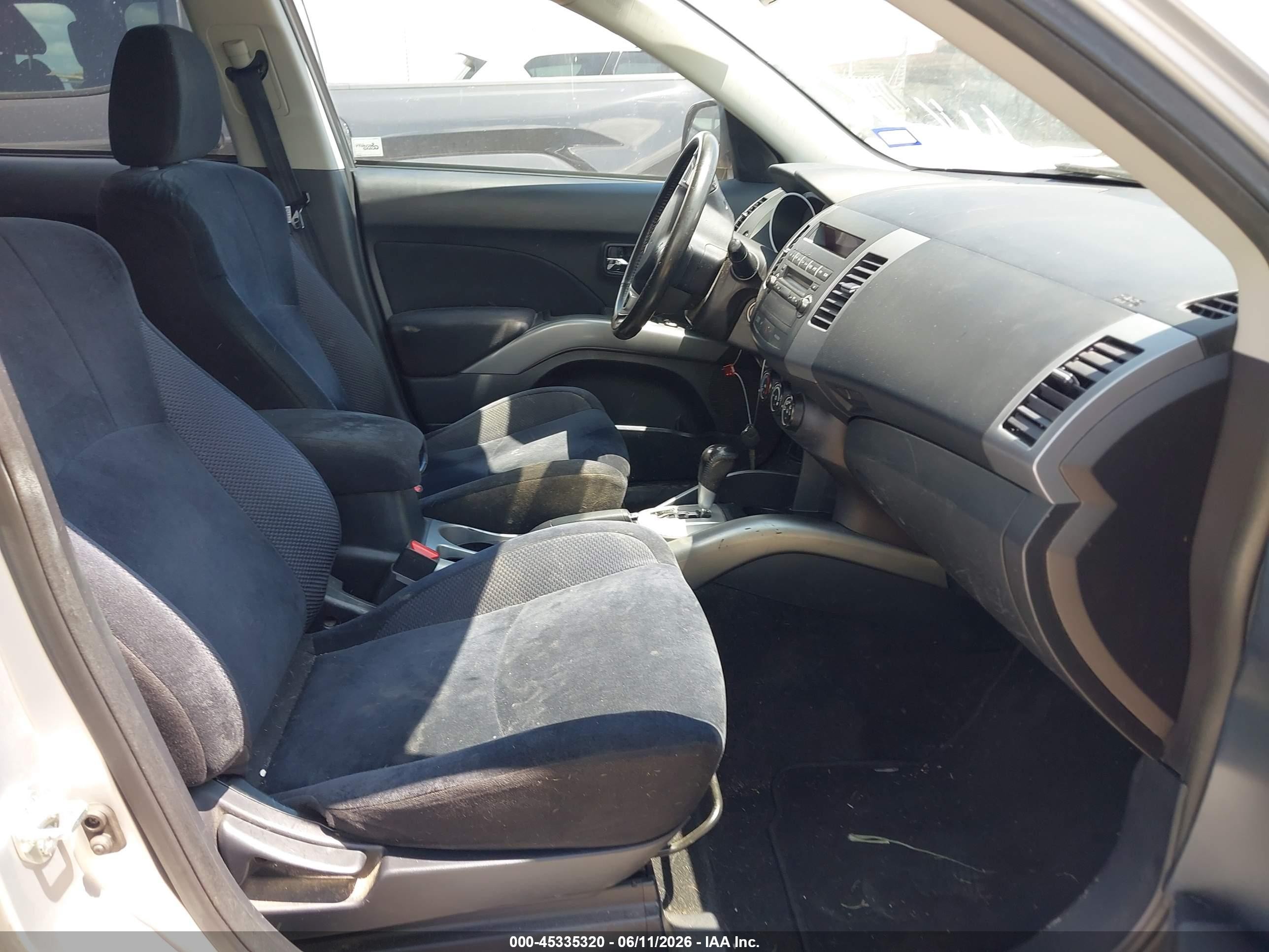 2012 Mitsubishi Outlander Es Silver vin: JA4AS2AW5CU004713