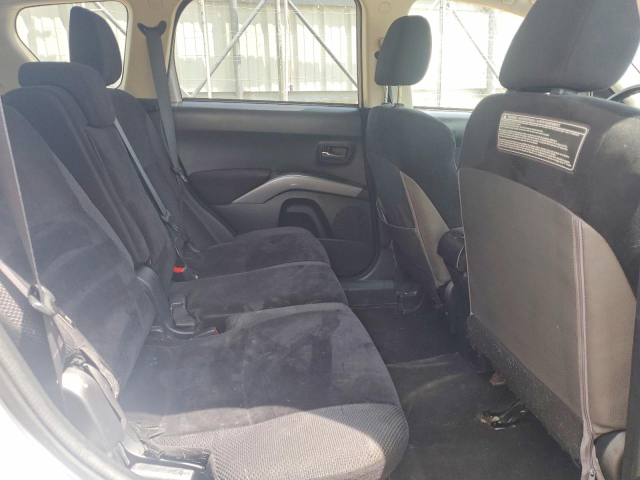 2013 Mitsubishi Outlander Es Серебряный vin: JA4AS2AW5DU000744