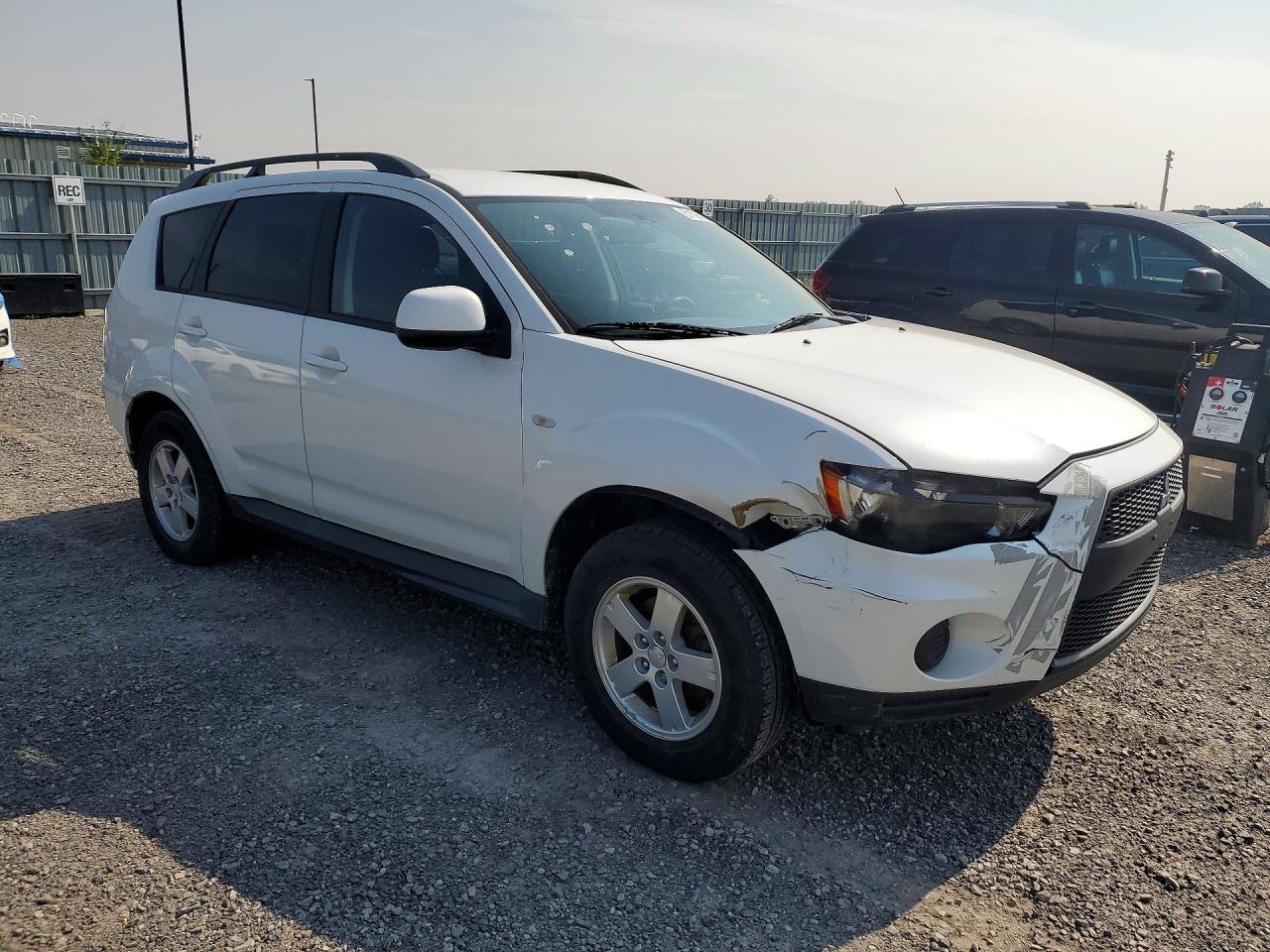 2011 Mitsubishi Outlander Es White vin: JA4AS2AW7BU609704
