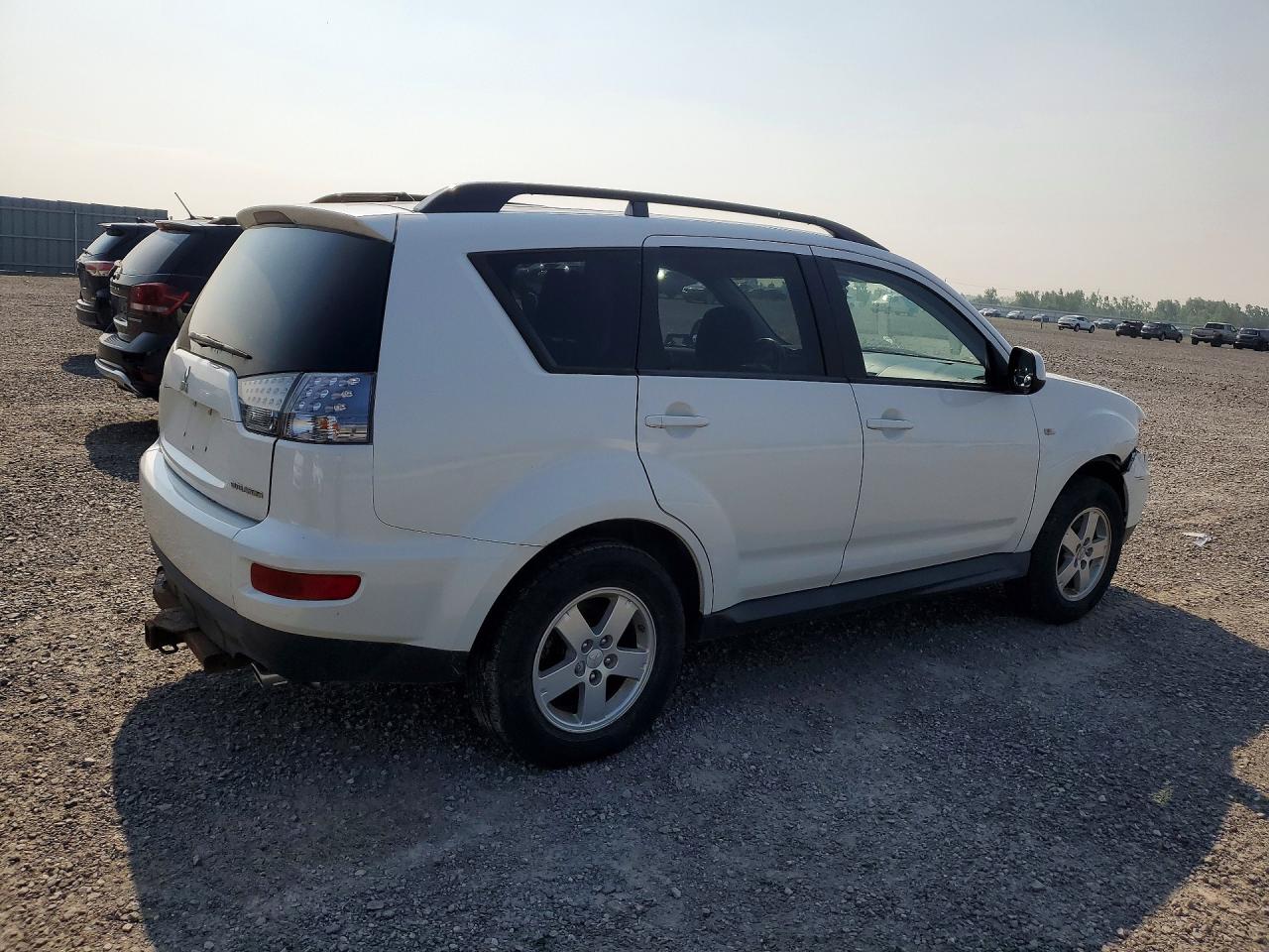 2011 Mitsubishi Outlander Es White vin: JA4AS2AW7BU609704