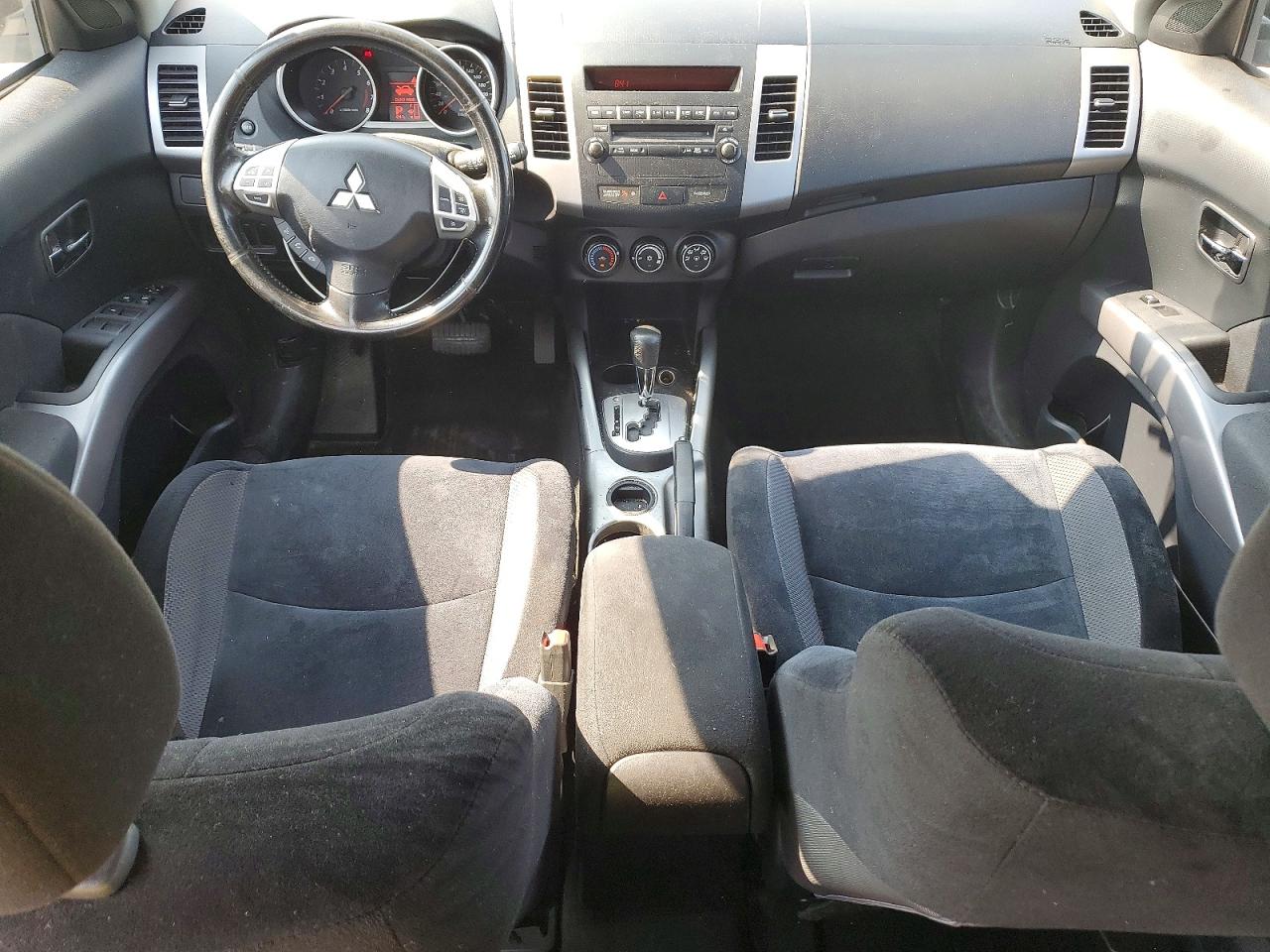 2011 Mitsubishi Outlander Es White vin: JA4AS2AW7BU609704
