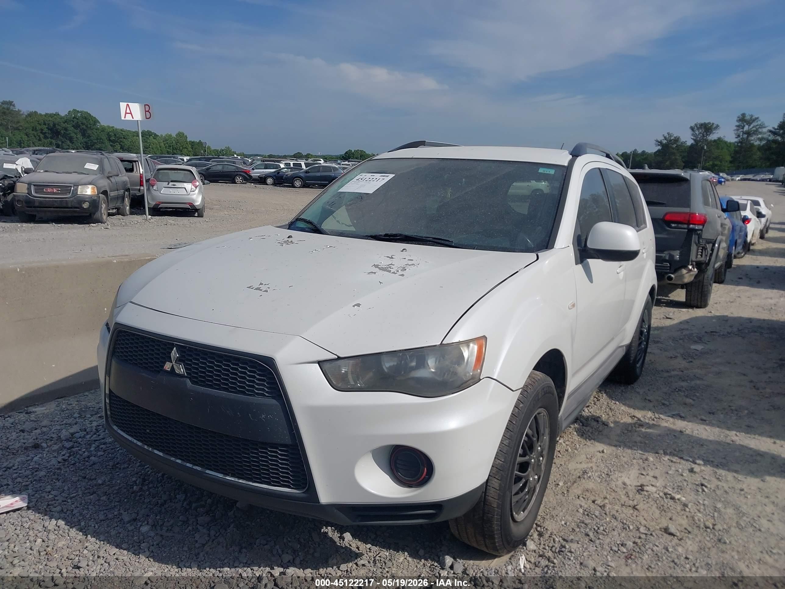 2012 Mitsubishi Outlander Es White vin: JA4AS2AWXCU001662