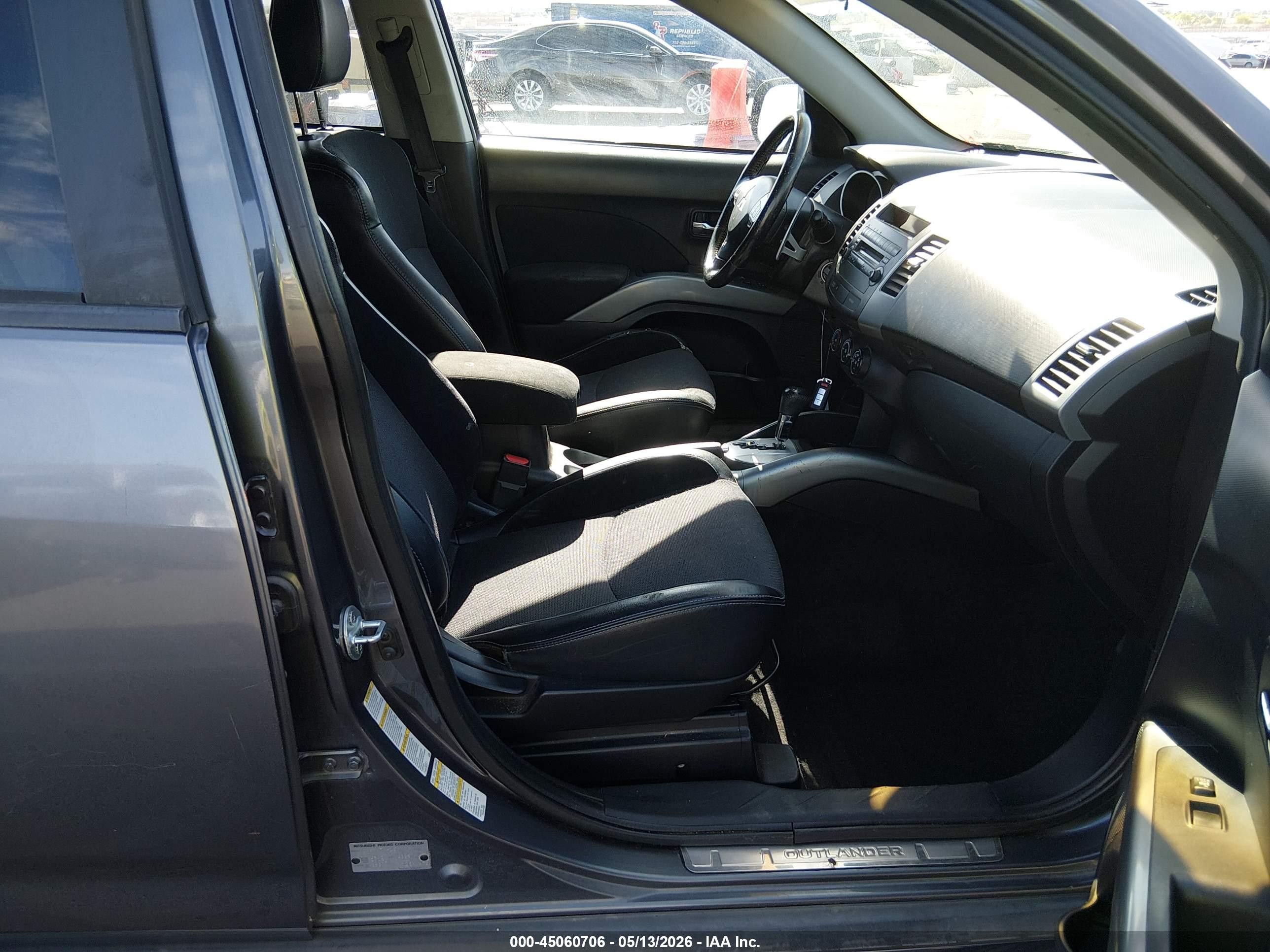 2011 Mitsubishi Outlander Se Серый vin: JA4AS3AW2BU018041