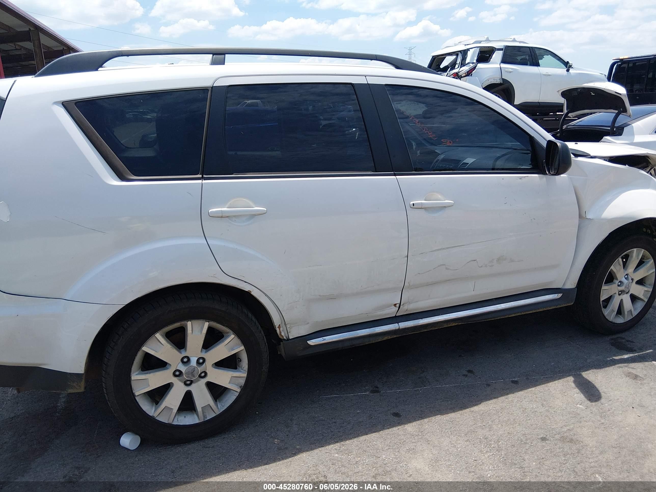 2011 Mitsubishi Outlander Se White vin: JA4AS3AW3BU011423