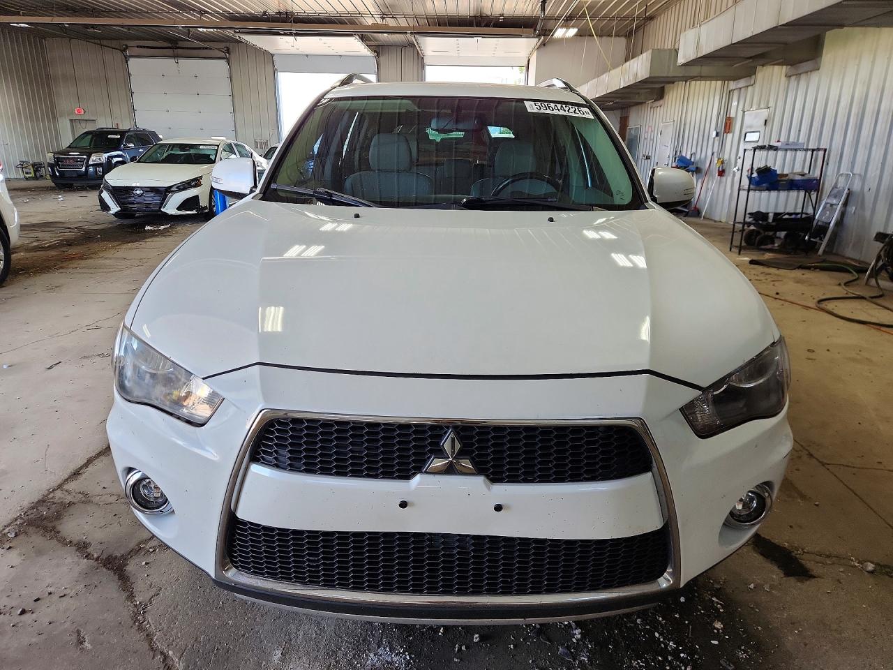 2012 Mitsubishi Outlander Se Белый vin: JA4AS3AW5CU008055