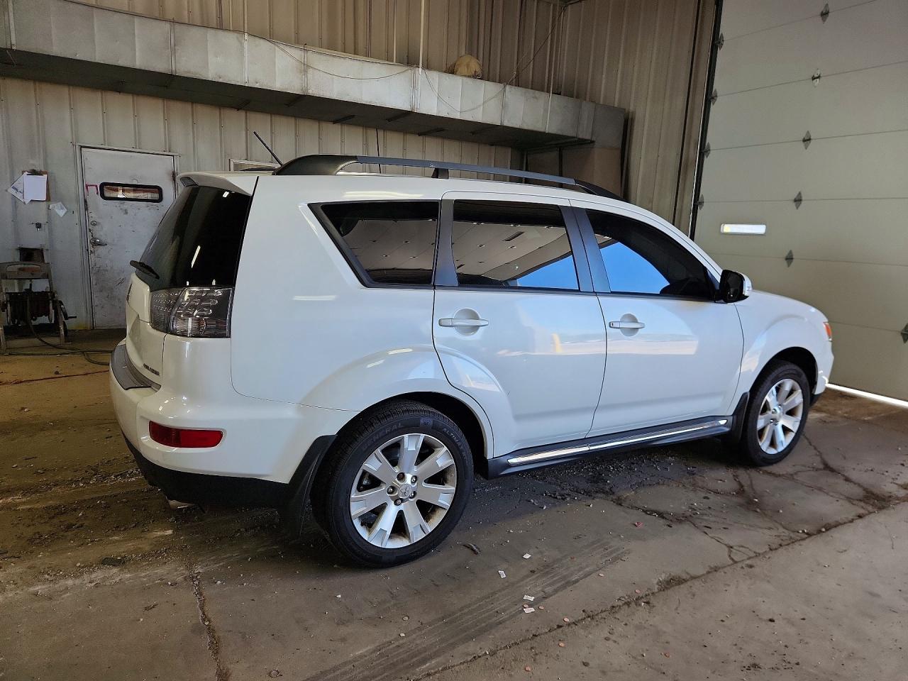 2012 Mitsubishi Outlander Se Белый vin: JA4AS3AW5CU008055