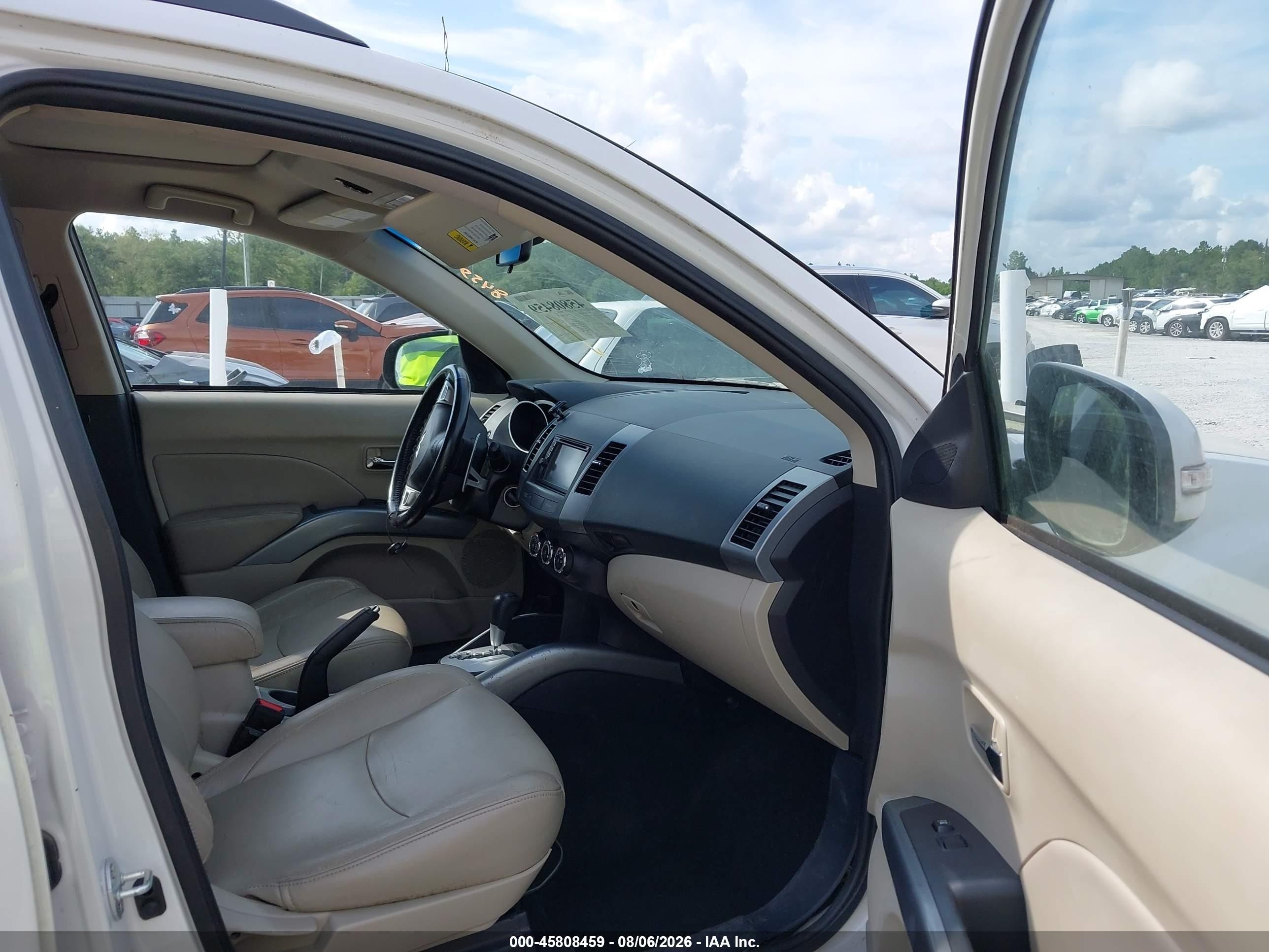 2013 Mitsubishi Outlander Se Белый vin: JA4AS3AW5DU006498