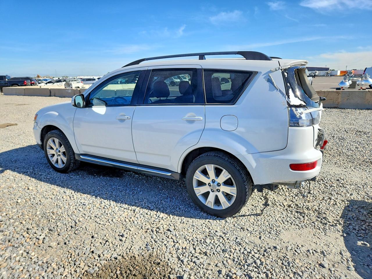 2012 Mitsubishi Outlander Se White vin: JA4AS3AW7CU001155