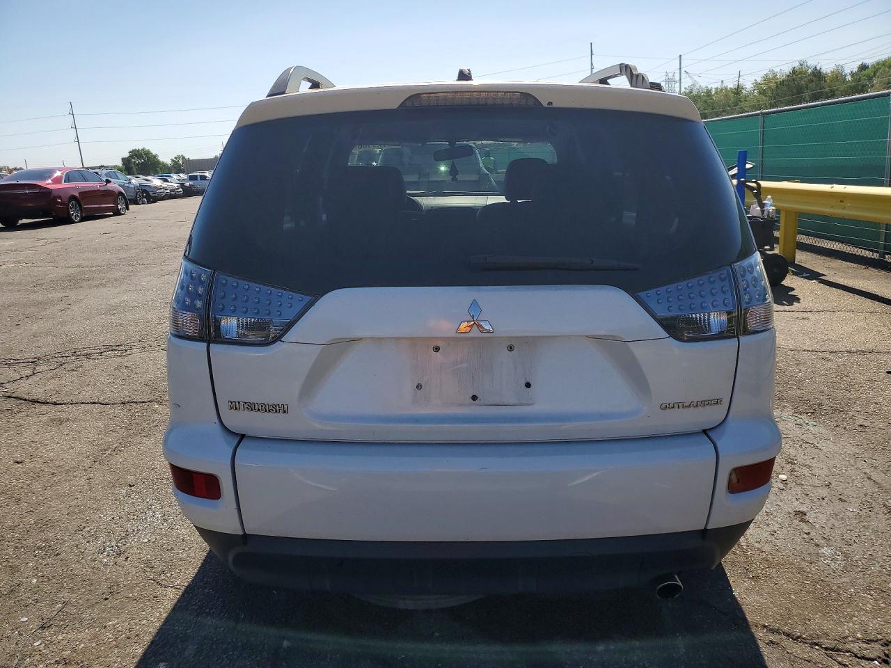 2011 Mitsubishi Outlander Se White vin: JA4AS3AWXBU017879